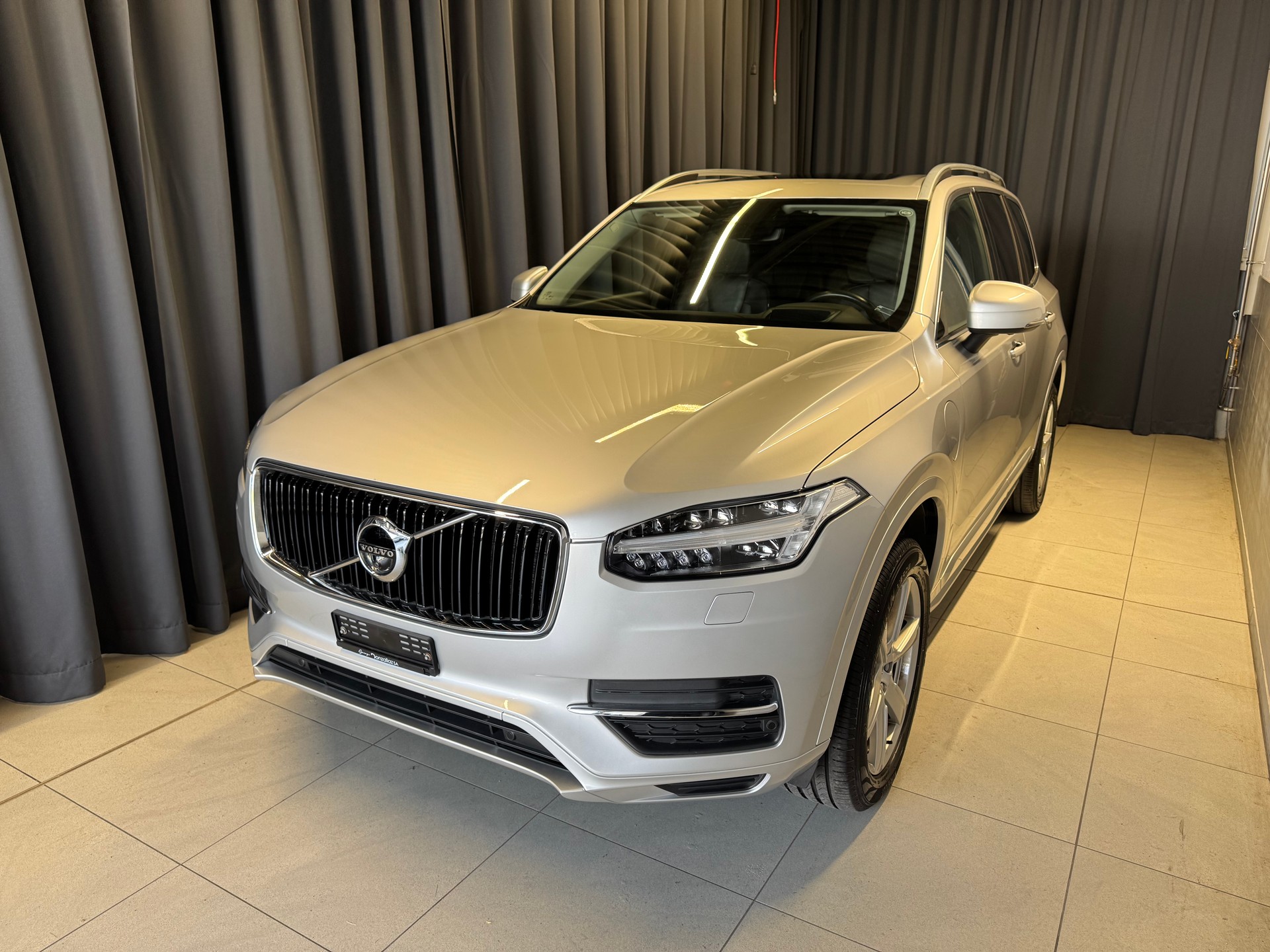 VOLVO XC90 T8 eAWD Inscription Geartronic (40)-image-2