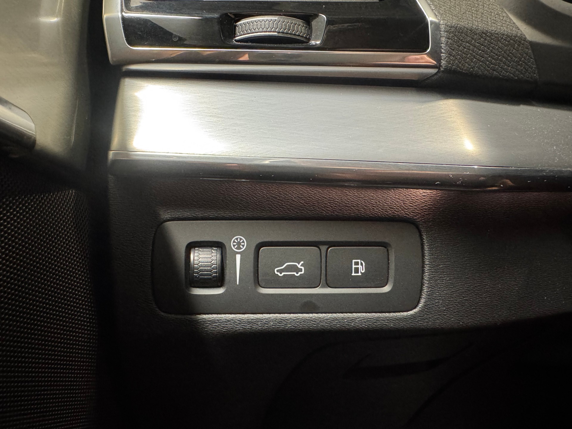 VOLVO XC90 T8 eAWD Inscription Geartronic (40)-image-19
