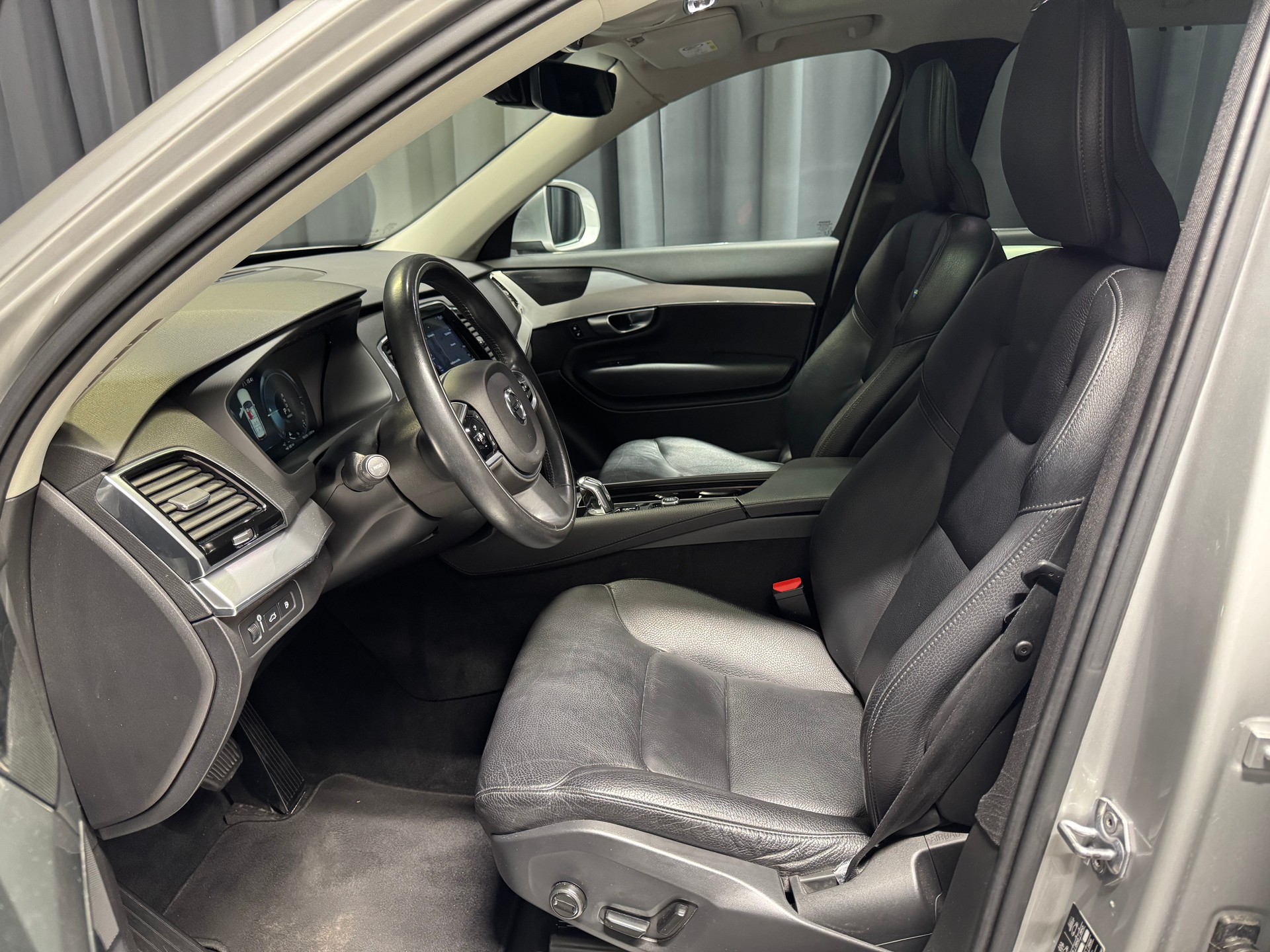 VOLVO XC90 T8 eAWD Inscription Geartronic (40)-image-6