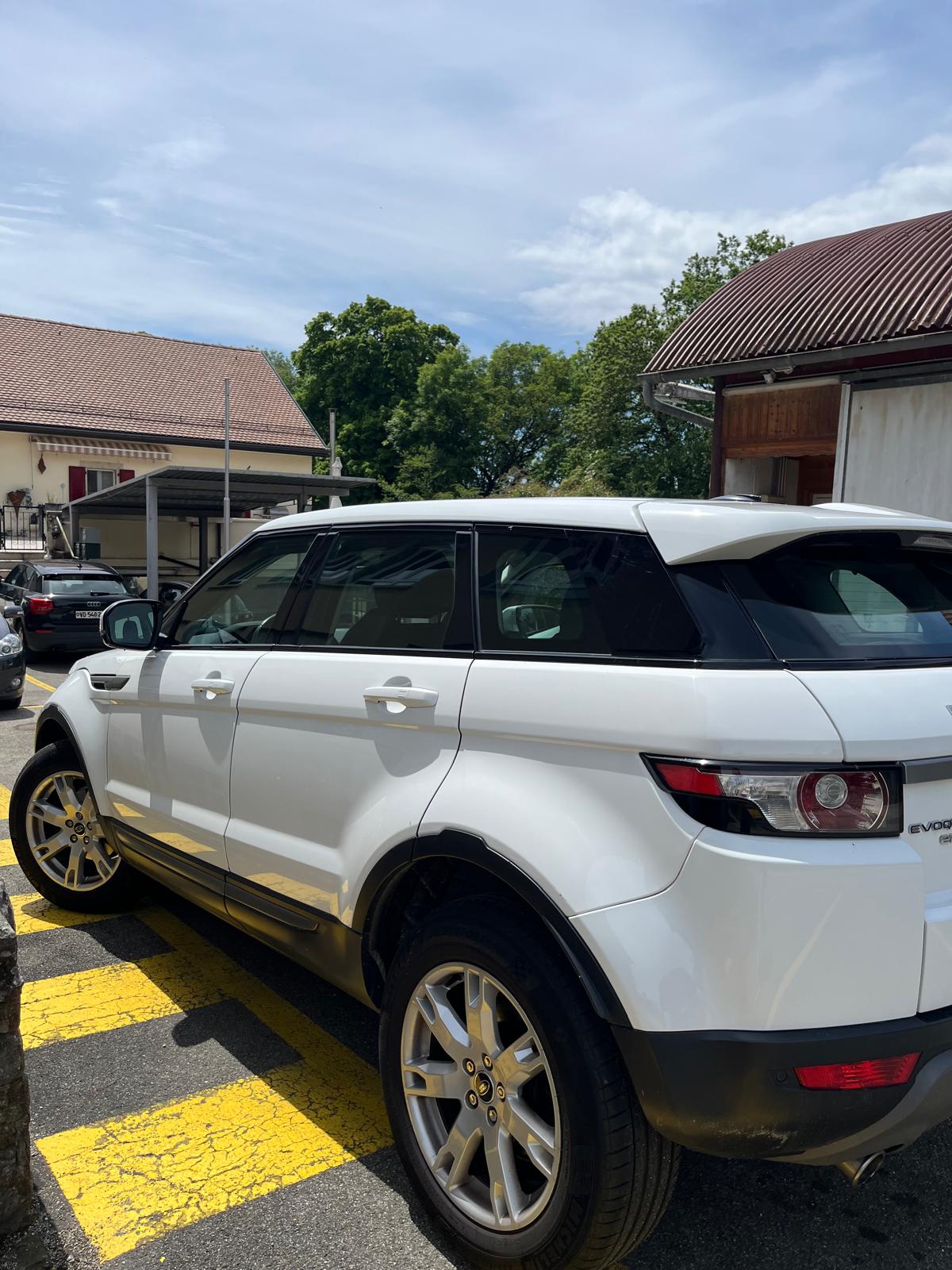 LAND ROVER 2.2 eD4 Dynamic 2WD-image-2