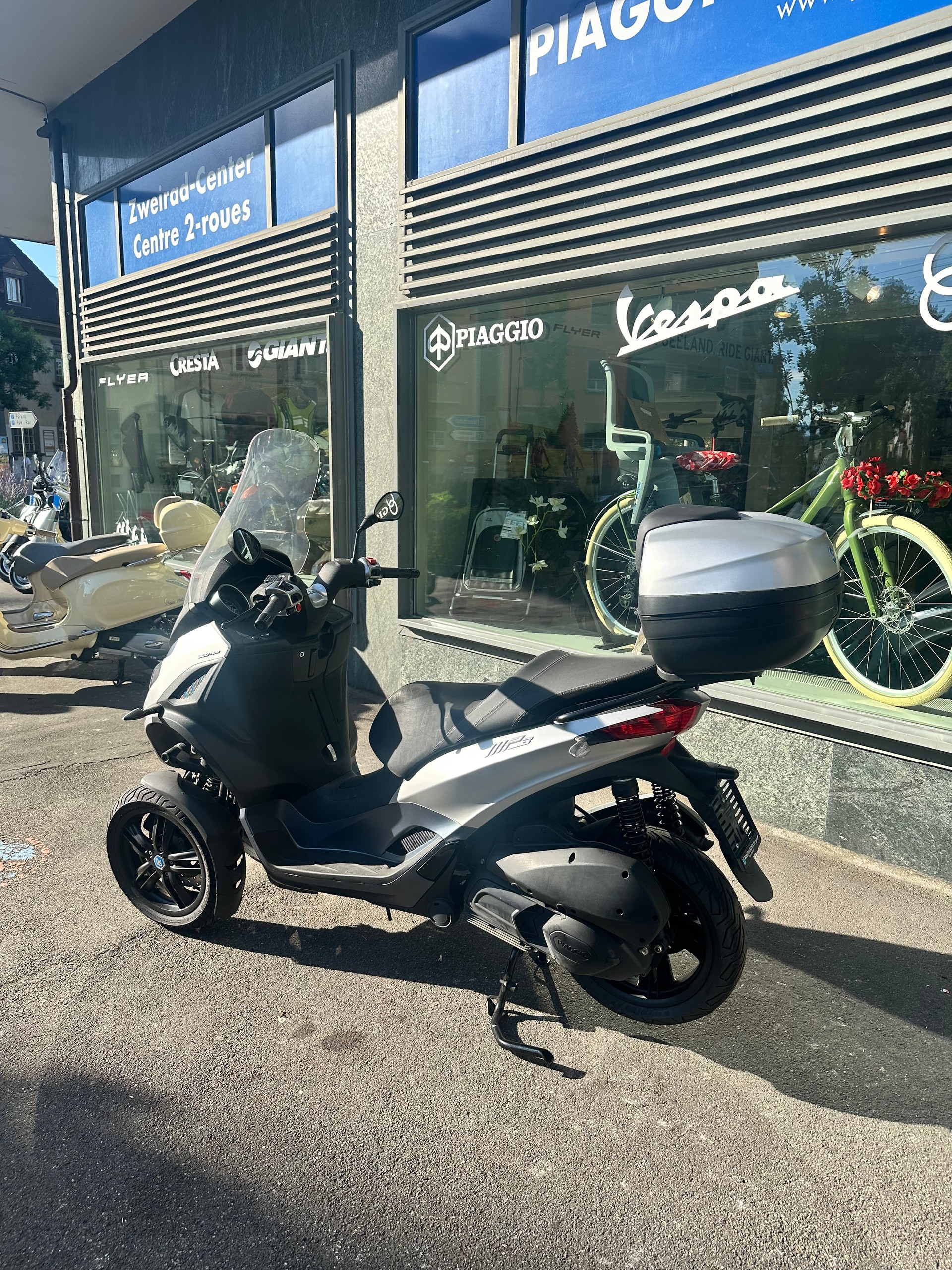 PIAGGIO MP3 300-image-4