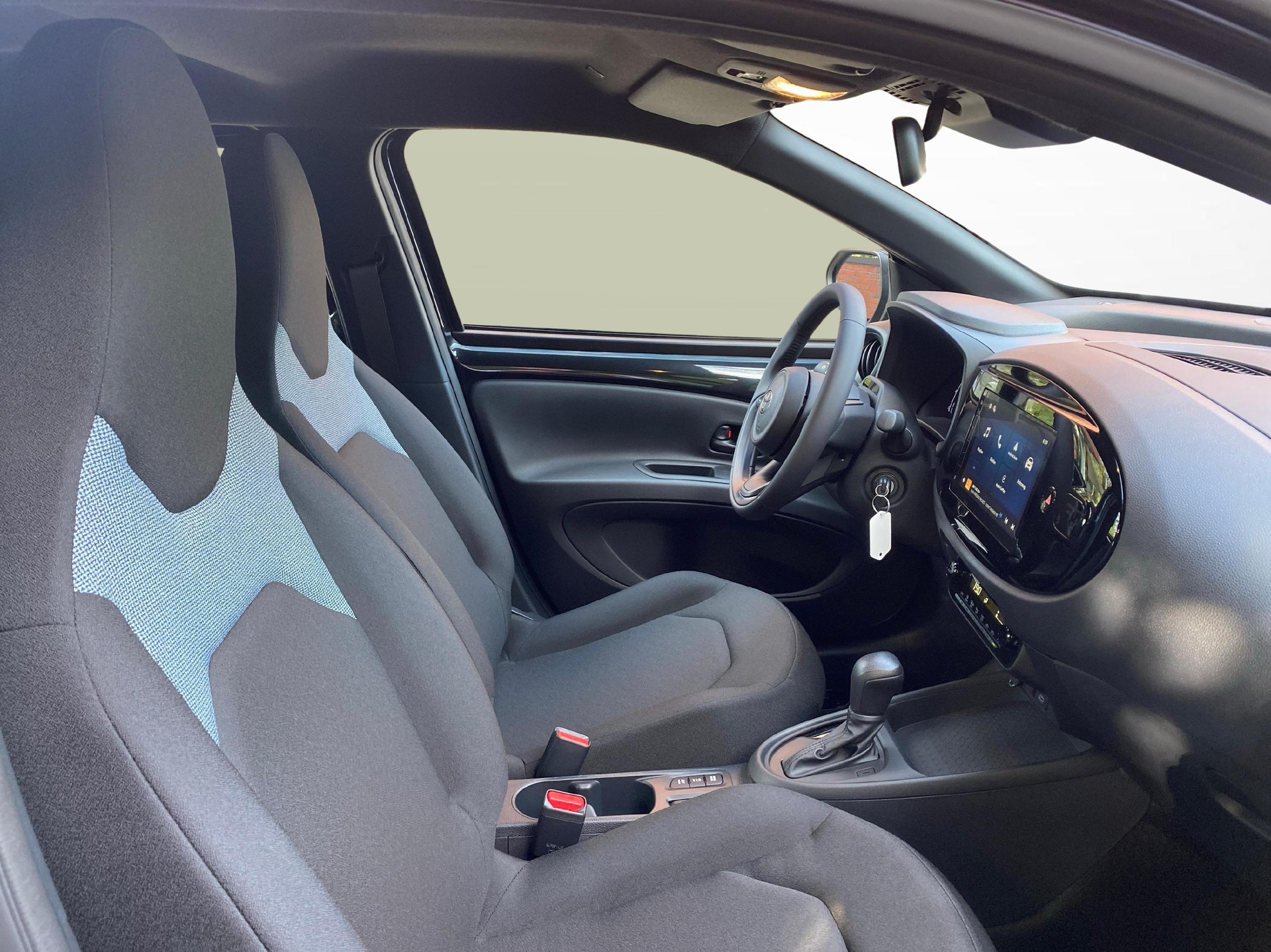 TOYOTA Aygo X 1.5 VVT-i HSD Comfort-image-9