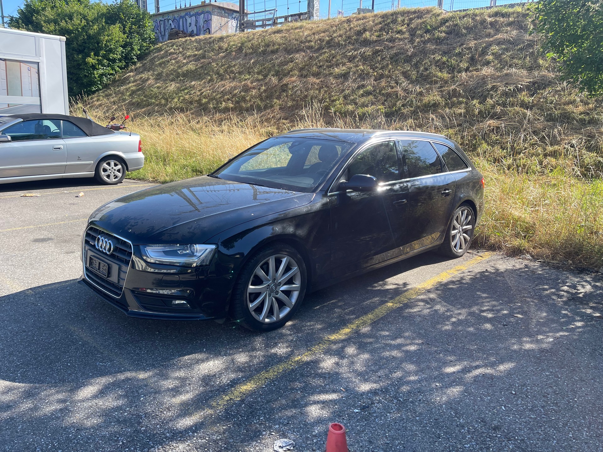 AUDI A4 Avant 3.0 TDI quattro S-tronic-image-1