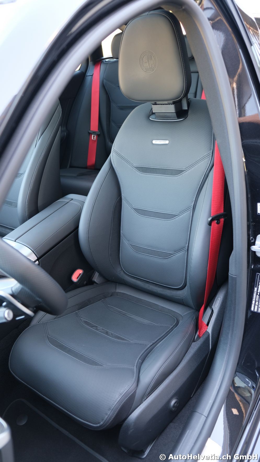 MERCEDES-BENZ C 63 S AMG T E Performance 4 Matic-image-11