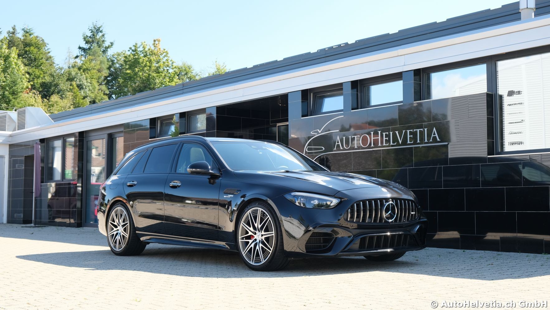 MERCEDES-BENZ C 63 S AMG T E Performance 4 Matic-image-16