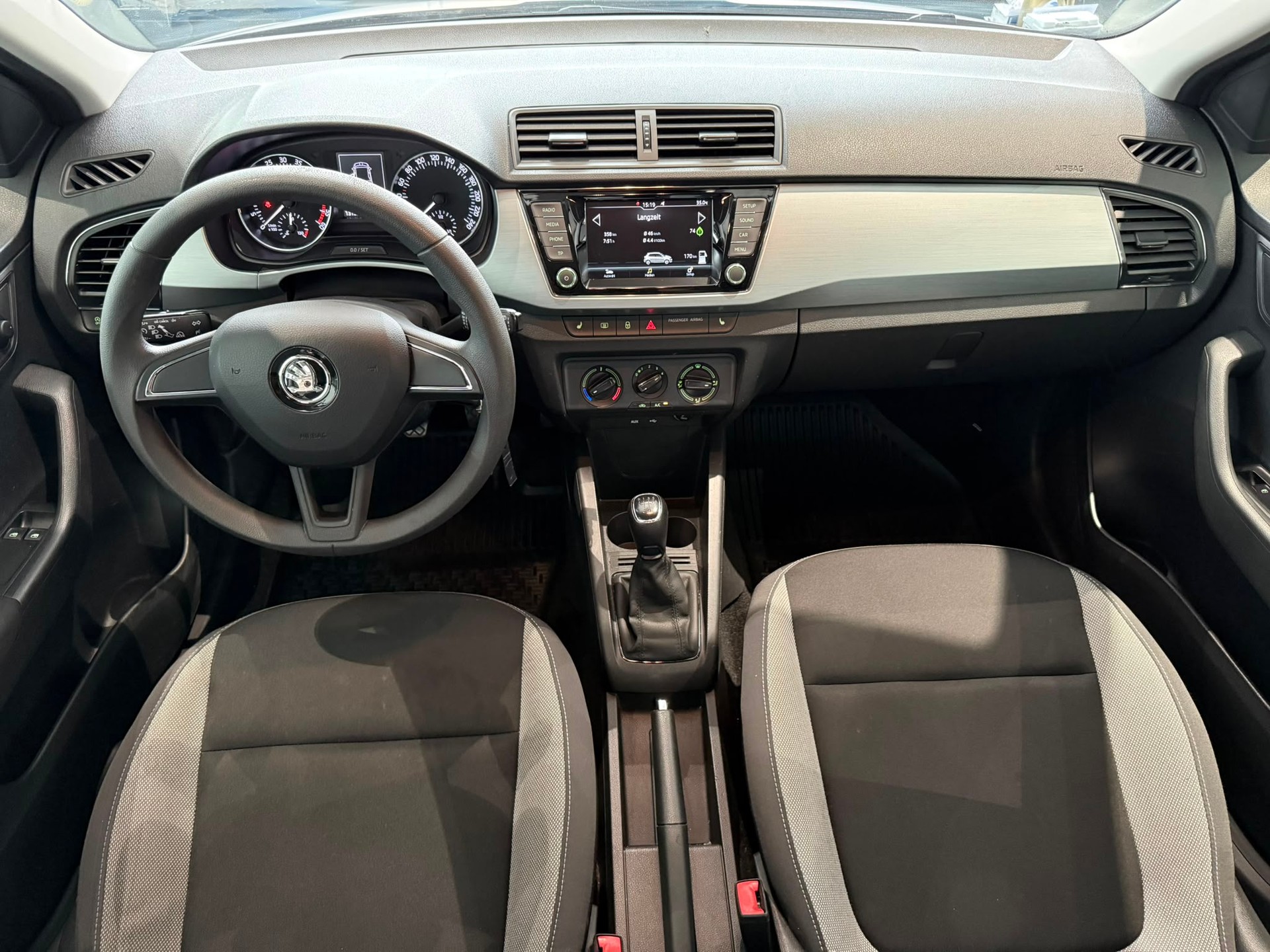 SKODA Fabia 1.4 TDI Ambition-image-9