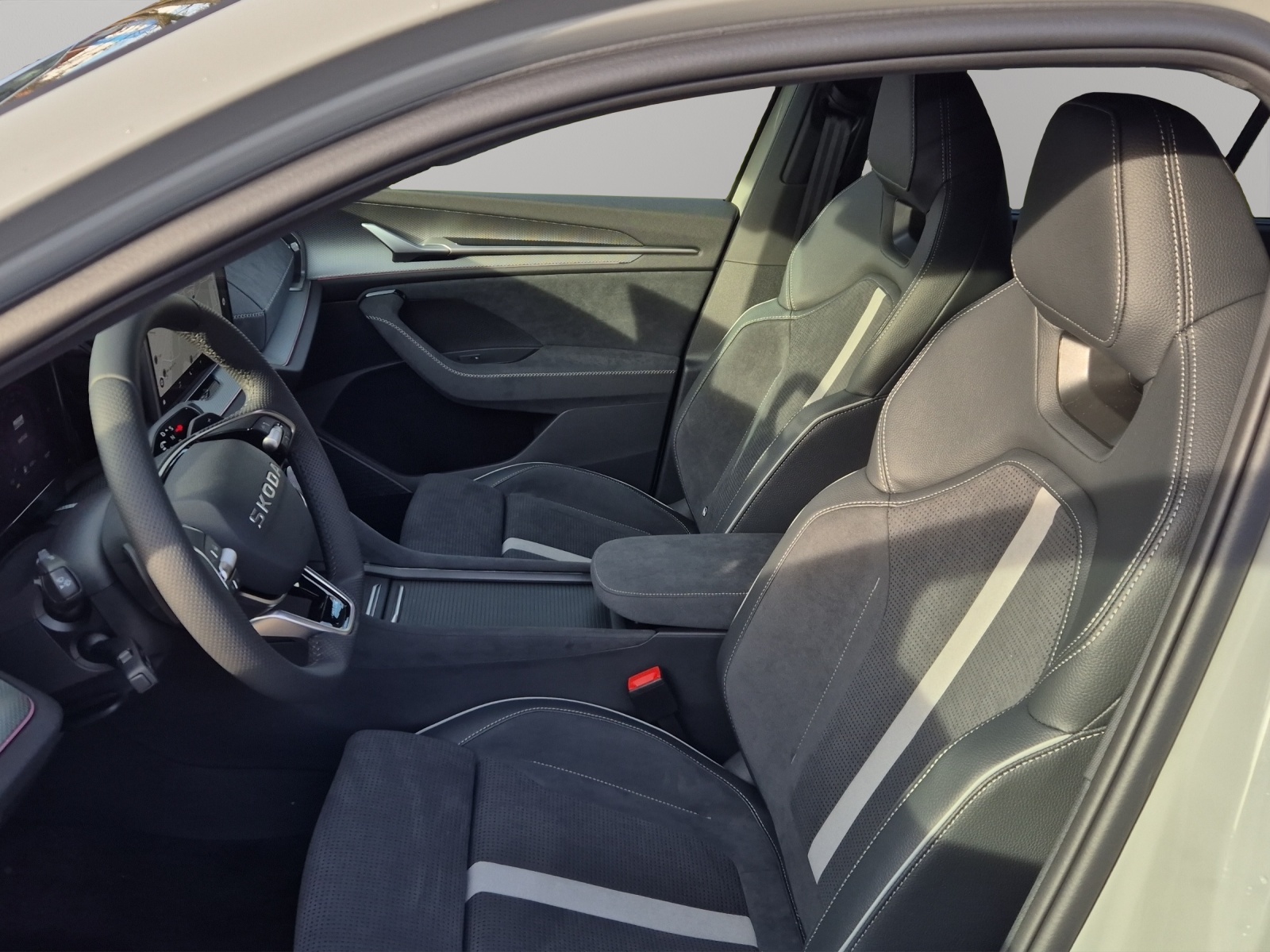 SKODA Kodiaq 2.0 TSI Sportline 4x4-image-5