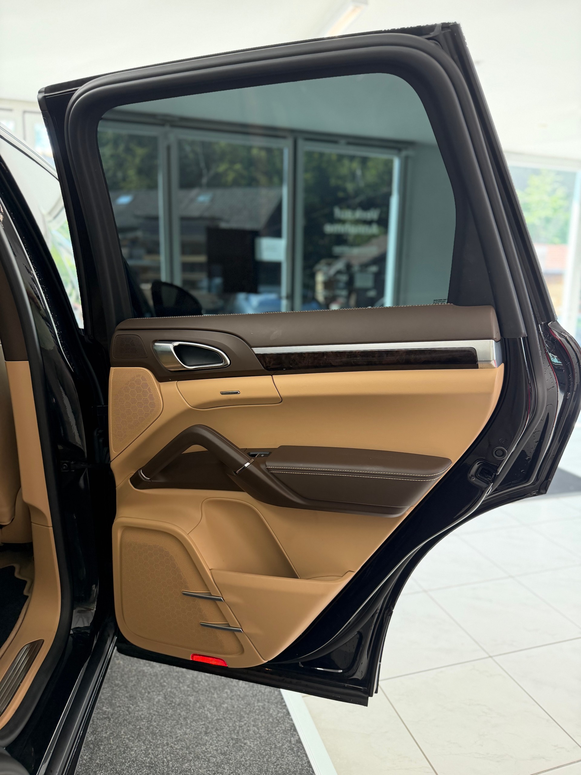 PORSCHE Cayenne 4.2 V8 TDI S TipT-image-14