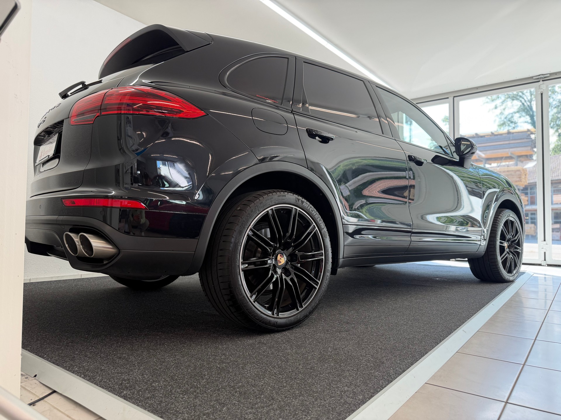 PORSCHE Cayenne 4.2 V8 TDI S TipT-image-5