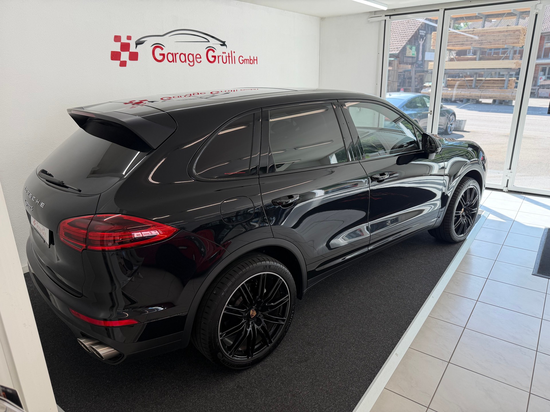 PORSCHE Cayenne 4.2 V8 TDI S TipT-image-4