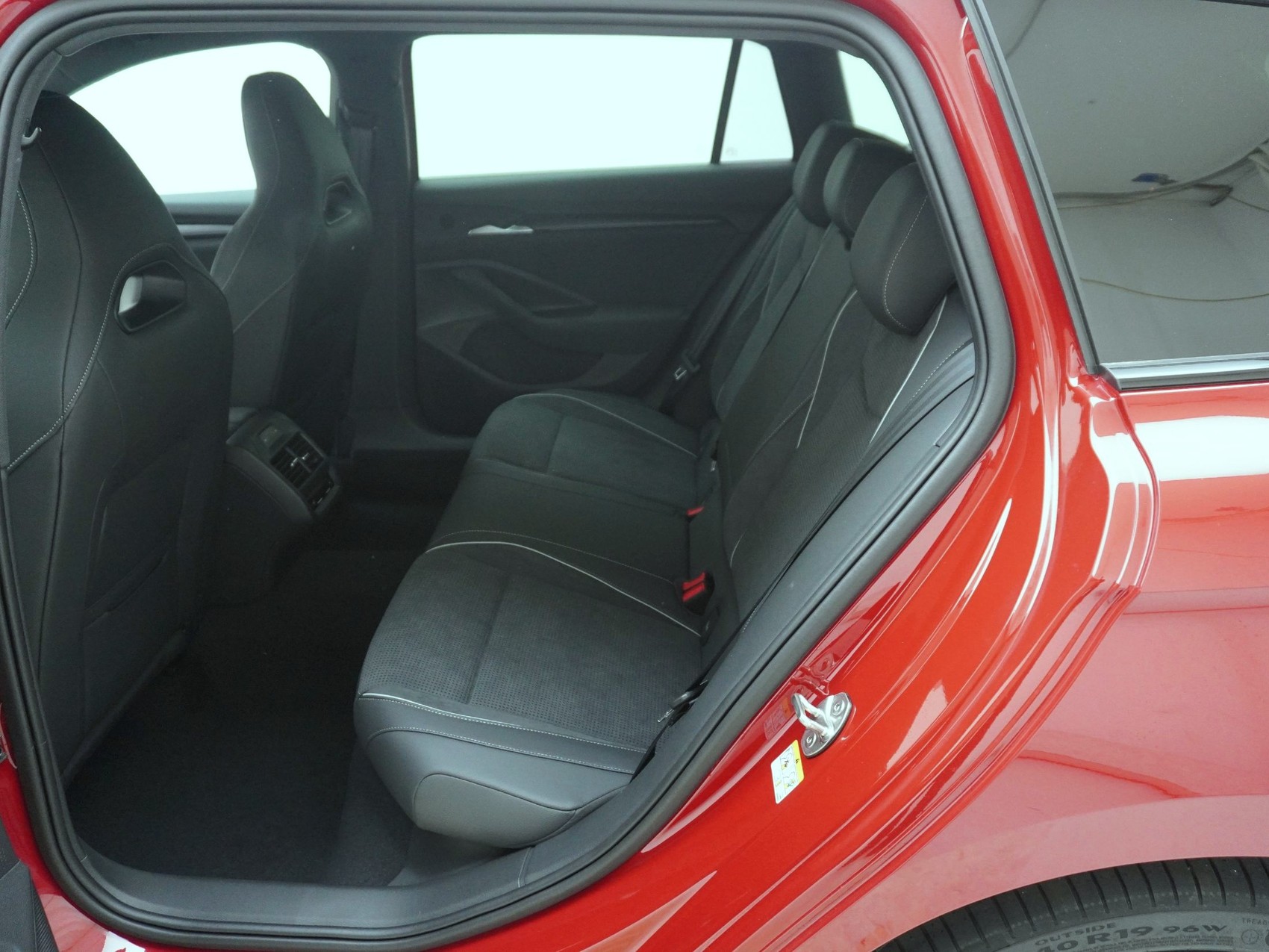 SKODA Superb 1.5 TSI Plug-in-Hybrid Sportline DSG-image-13