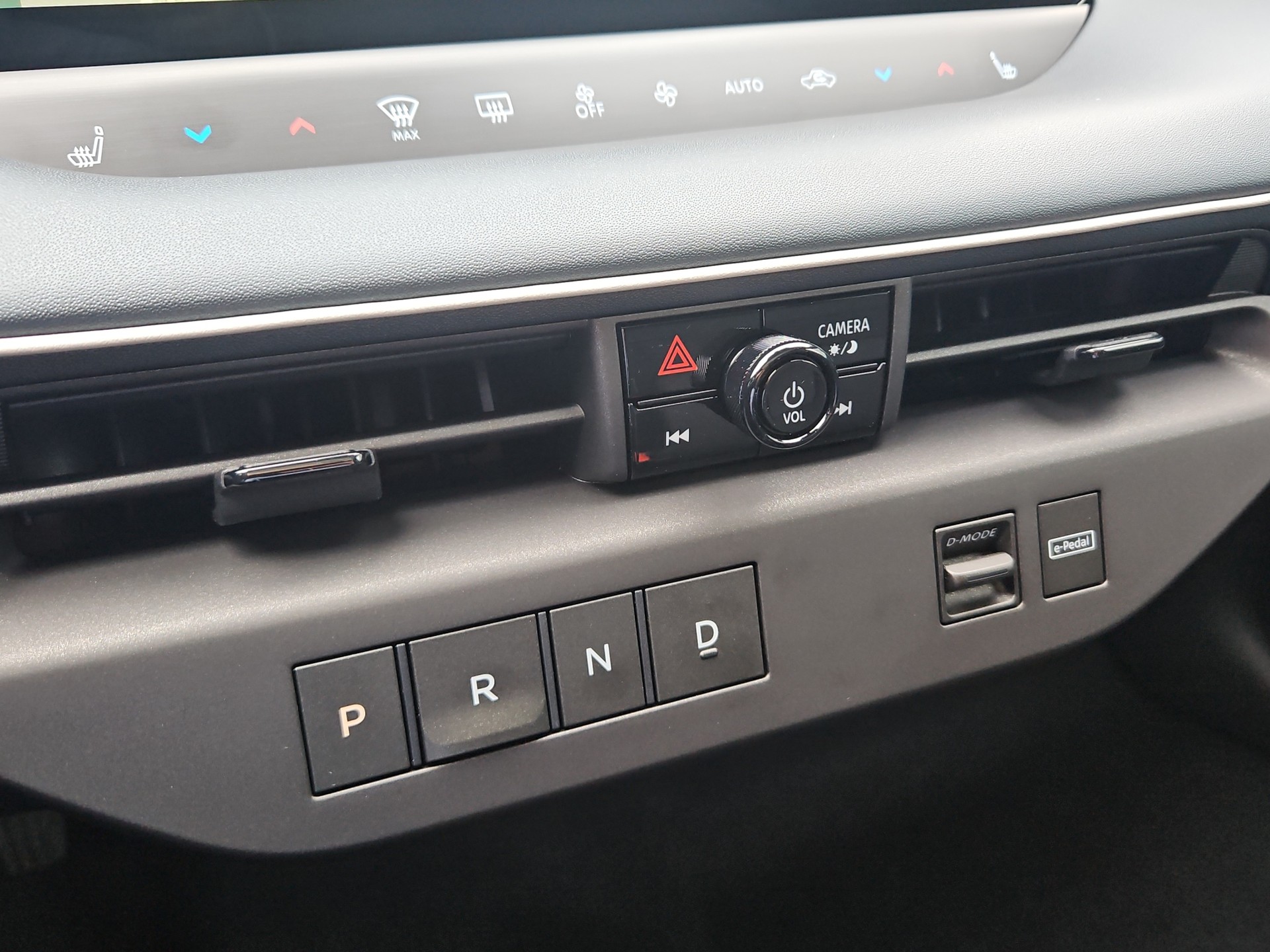NISSAN 75 kWh Evolve-image-16