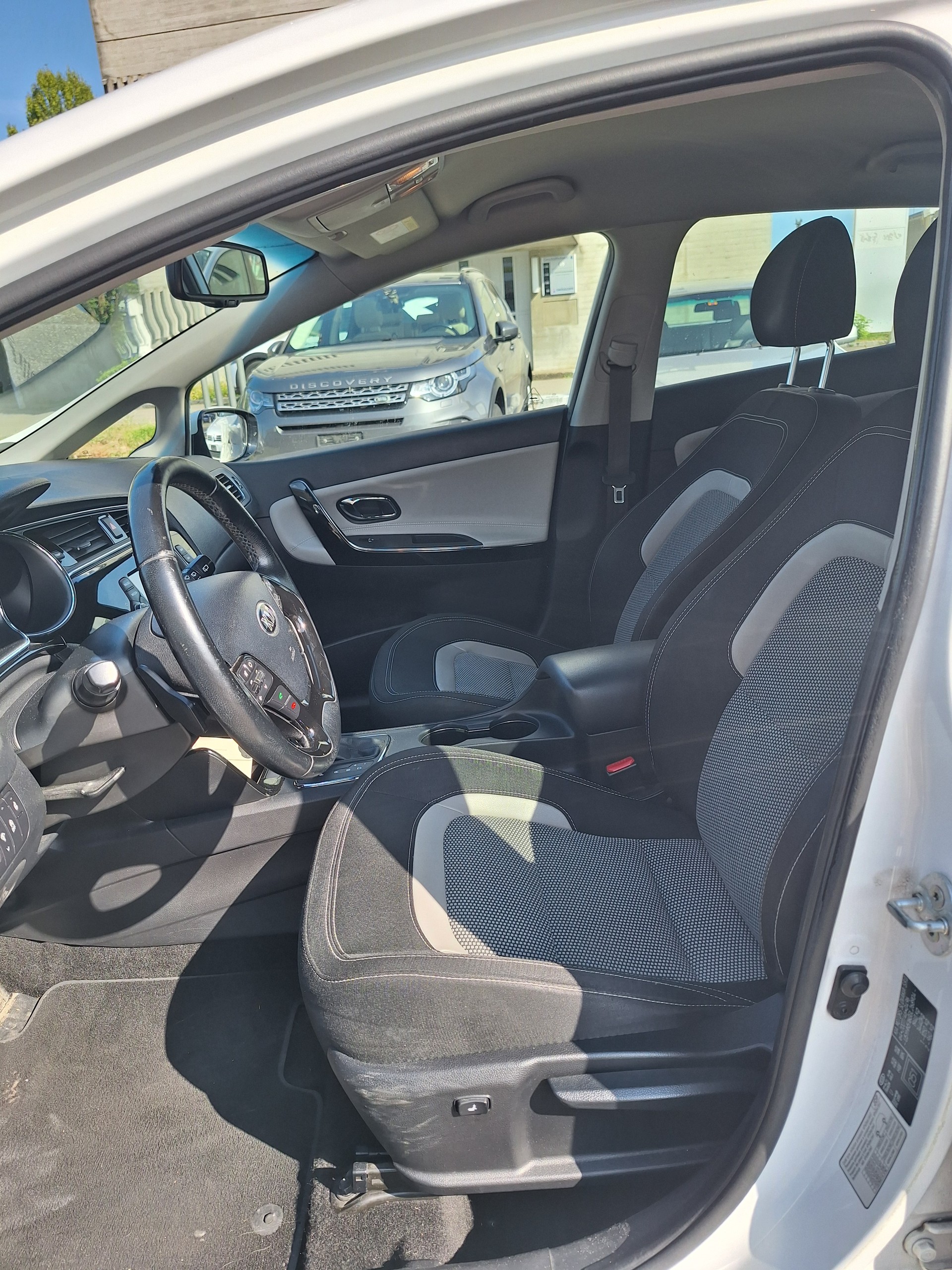 KIA Cee'd 1.6 CRDi Swiss Champion DCT-image-4