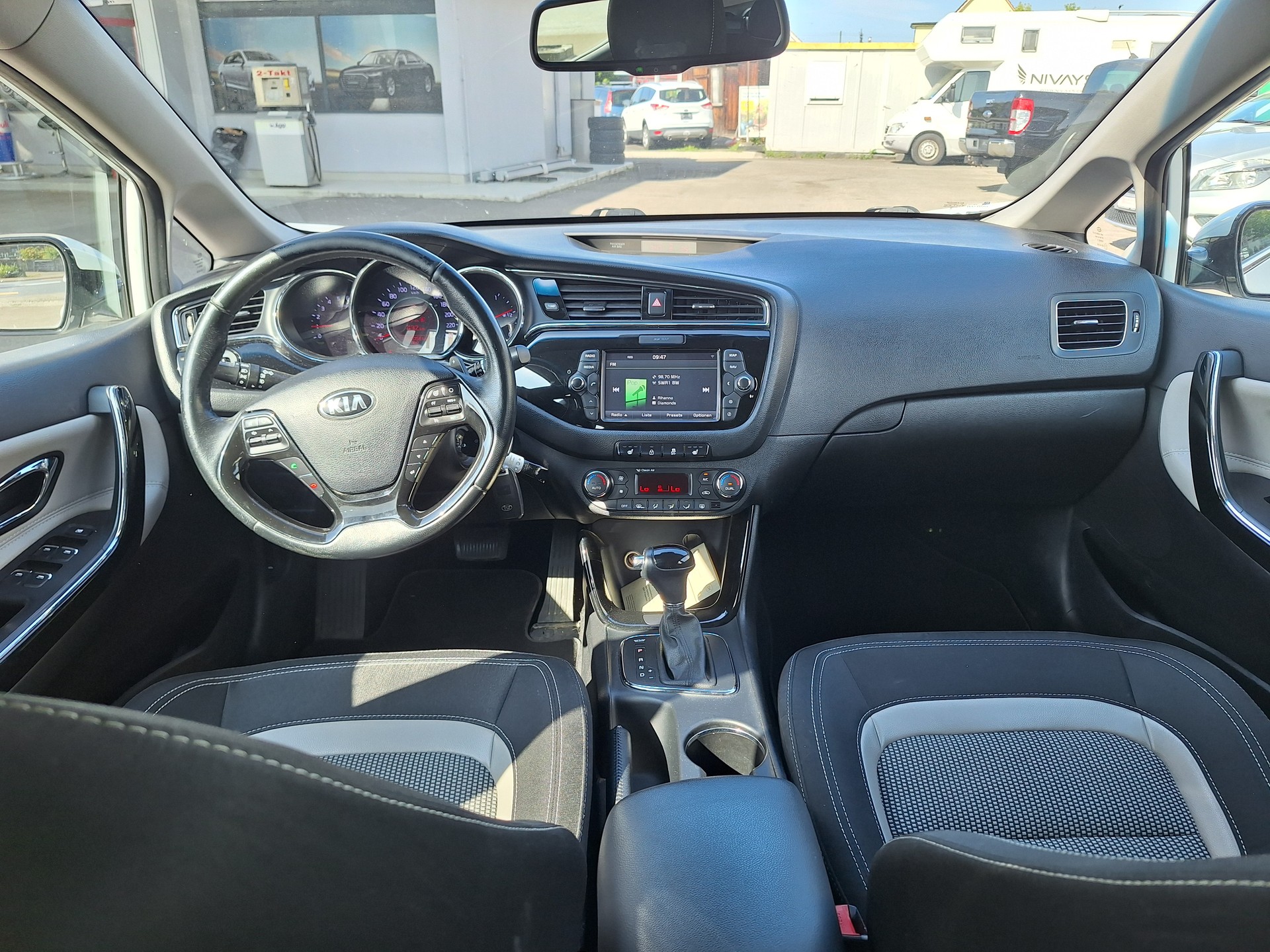 KIA Cee'd 1.6 CRDi Swiss Champion DCT-image-8
