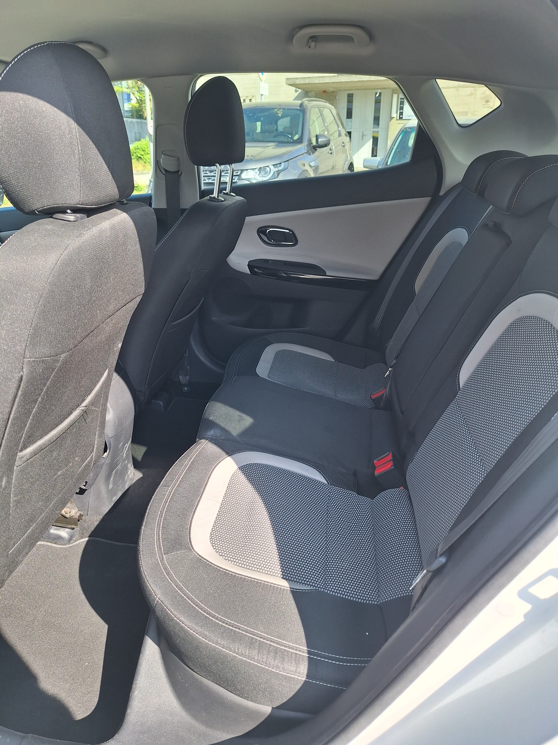 KIA Cee'd 1.6 CRDi Swiss Champion DCT-image-7