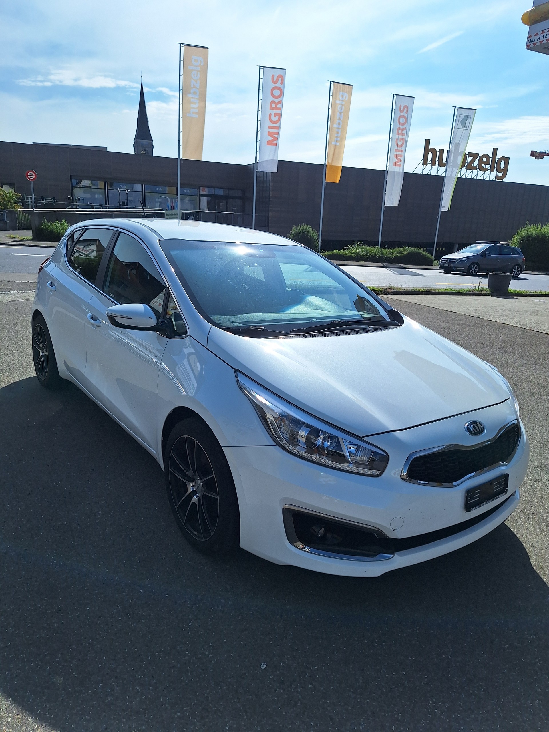 KIA Cee'd 1.6 CRDi Swiss Champion DCT-image-3