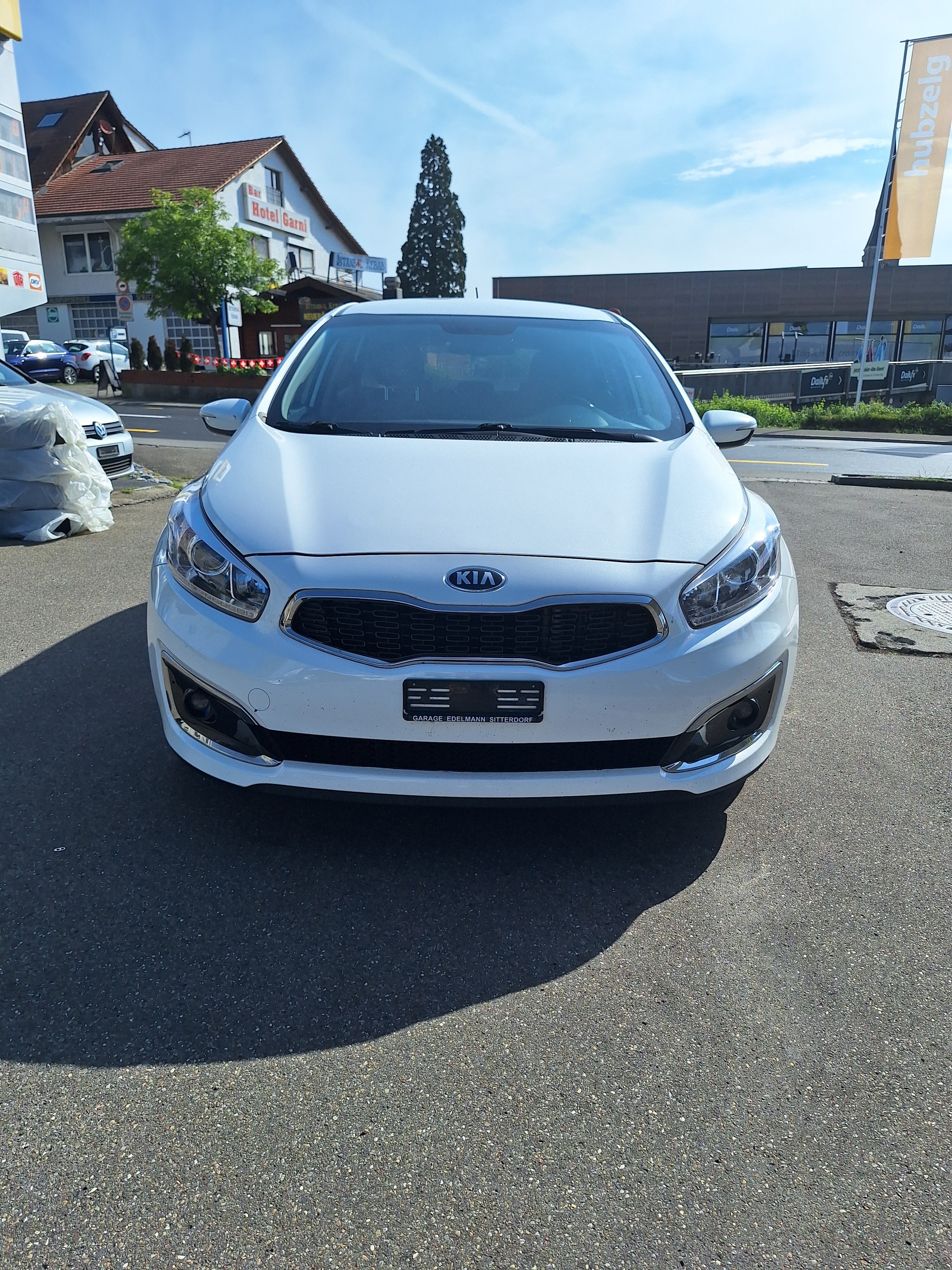 KIA Cee'd 1.6 CRDi Swiss Champion DCT-image-0