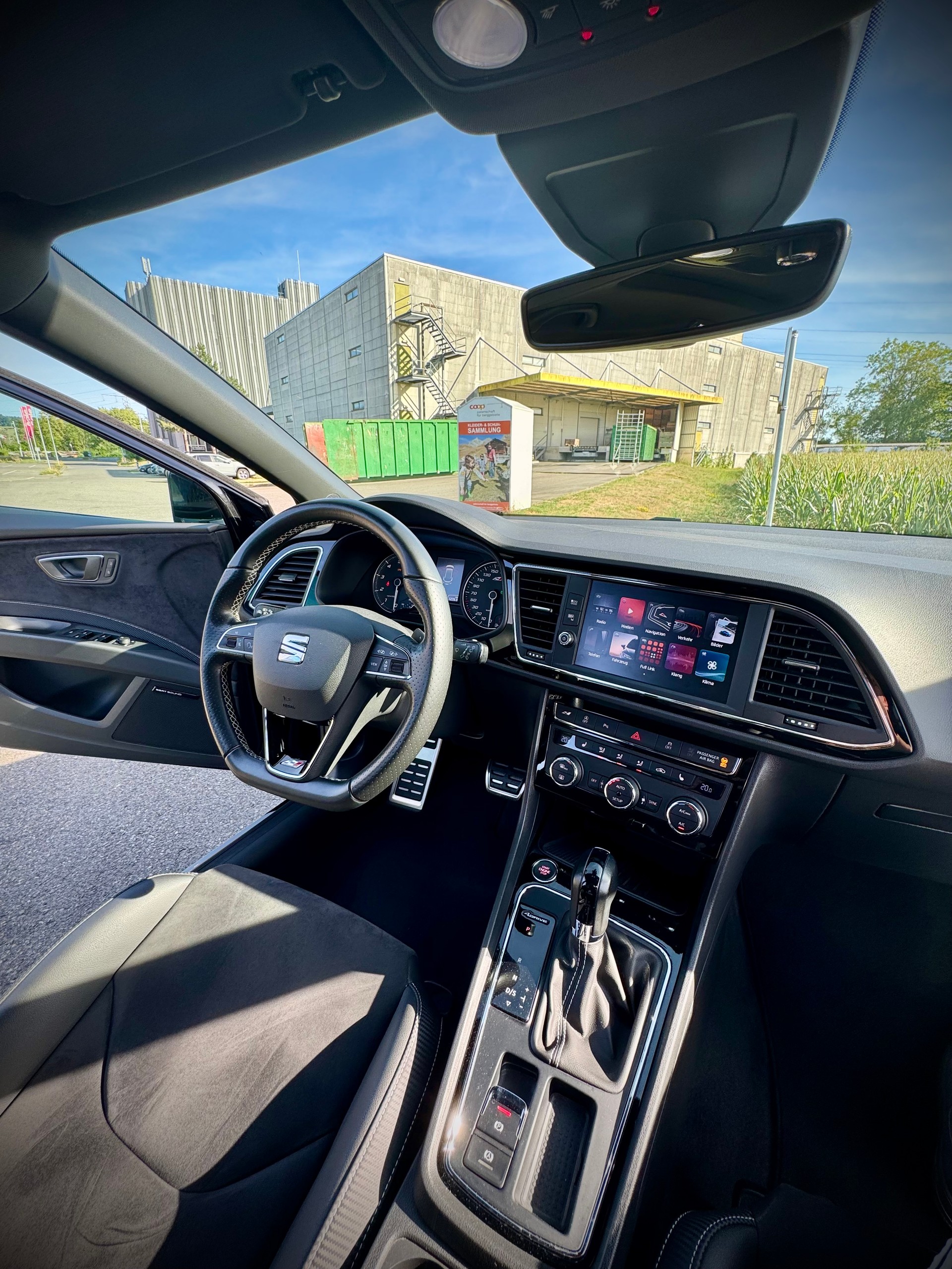 SEAT Leon ST 2.0 TSI Cupra 300 4Drive DSG-image-2
