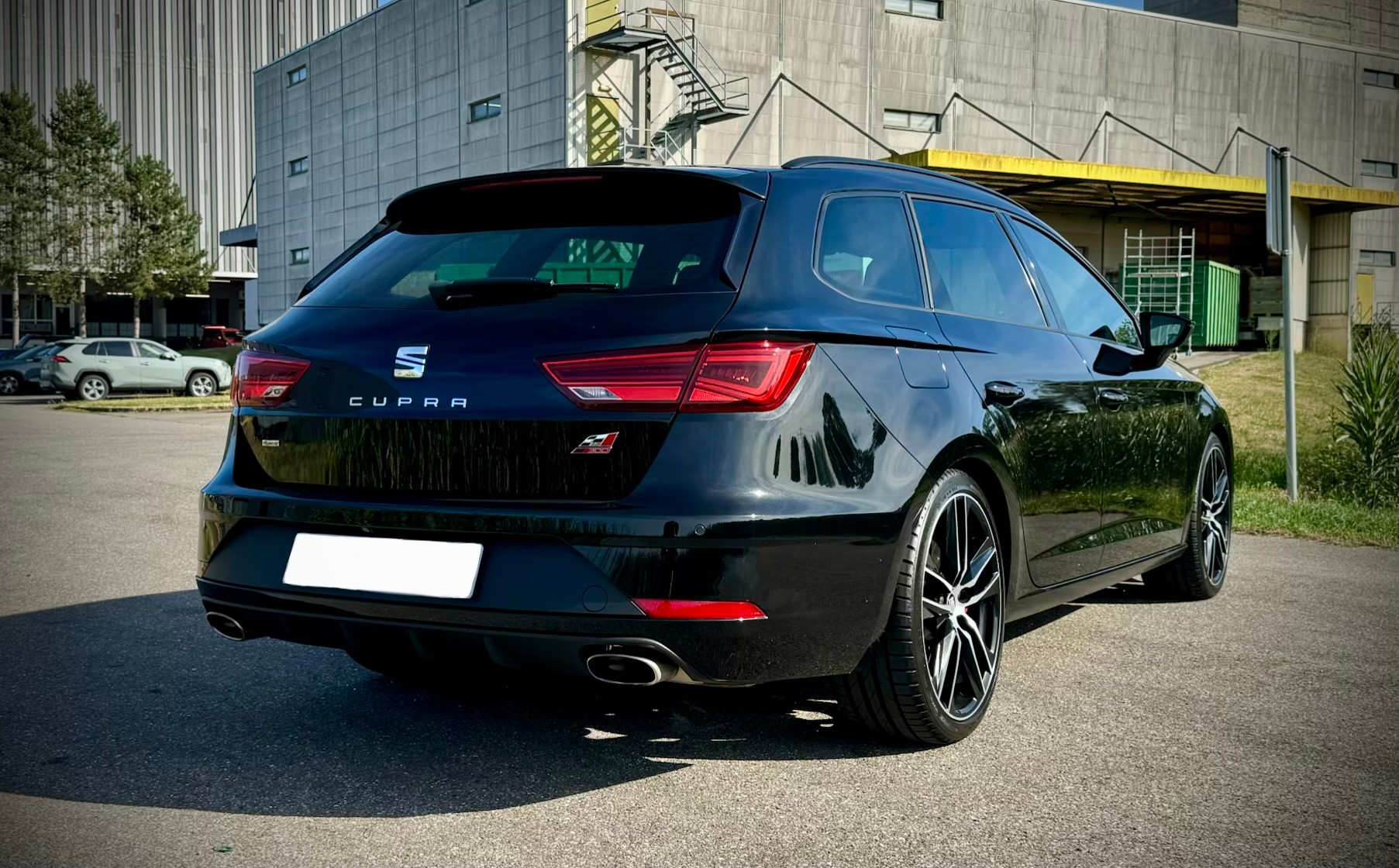 SEAT Leon ST 2.0 TSI Cupra 300 4Drive DSG-image-1