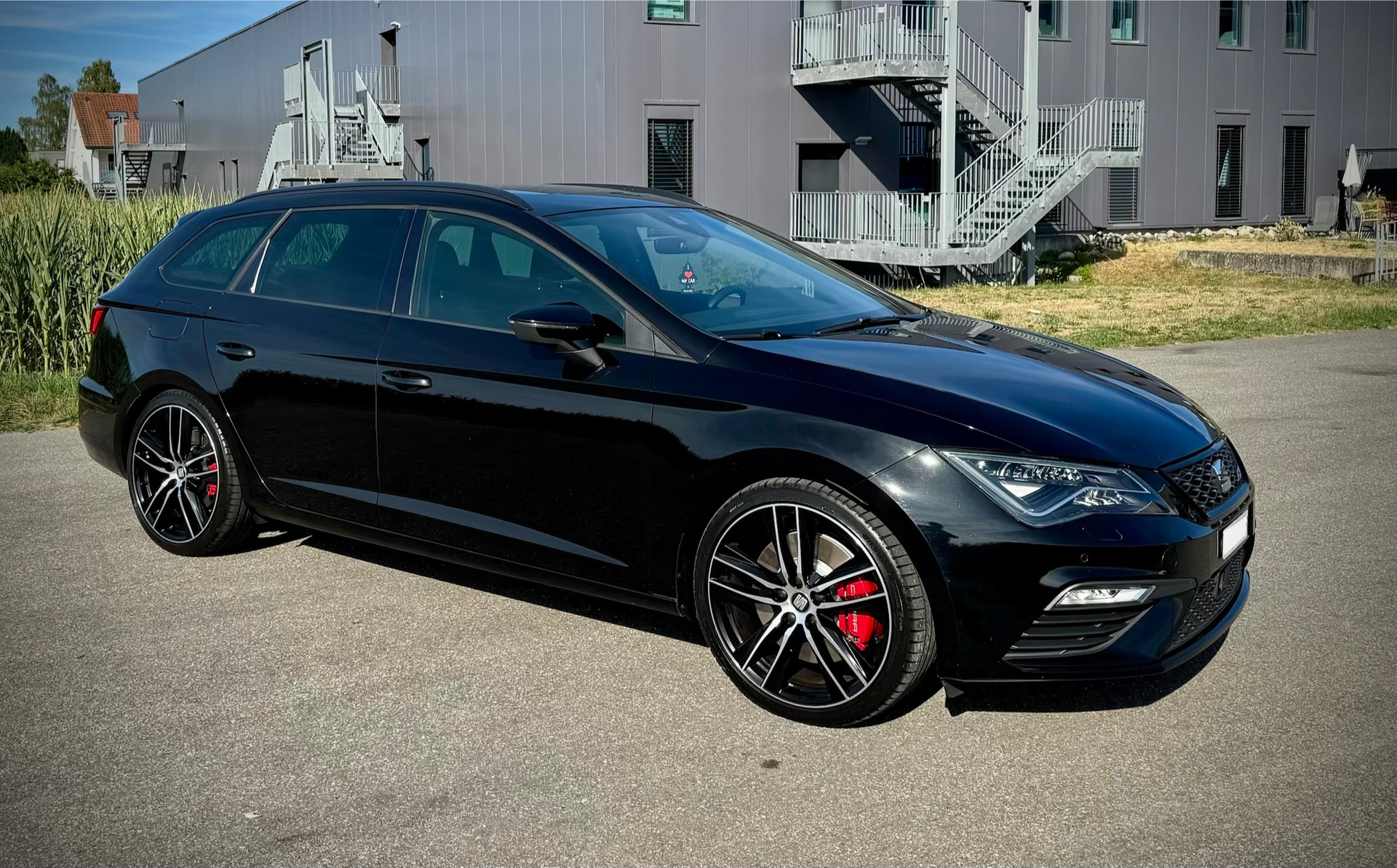 SEAT Leon ST 2.0 TSI Cupra 300 4Drive DSG-image-0