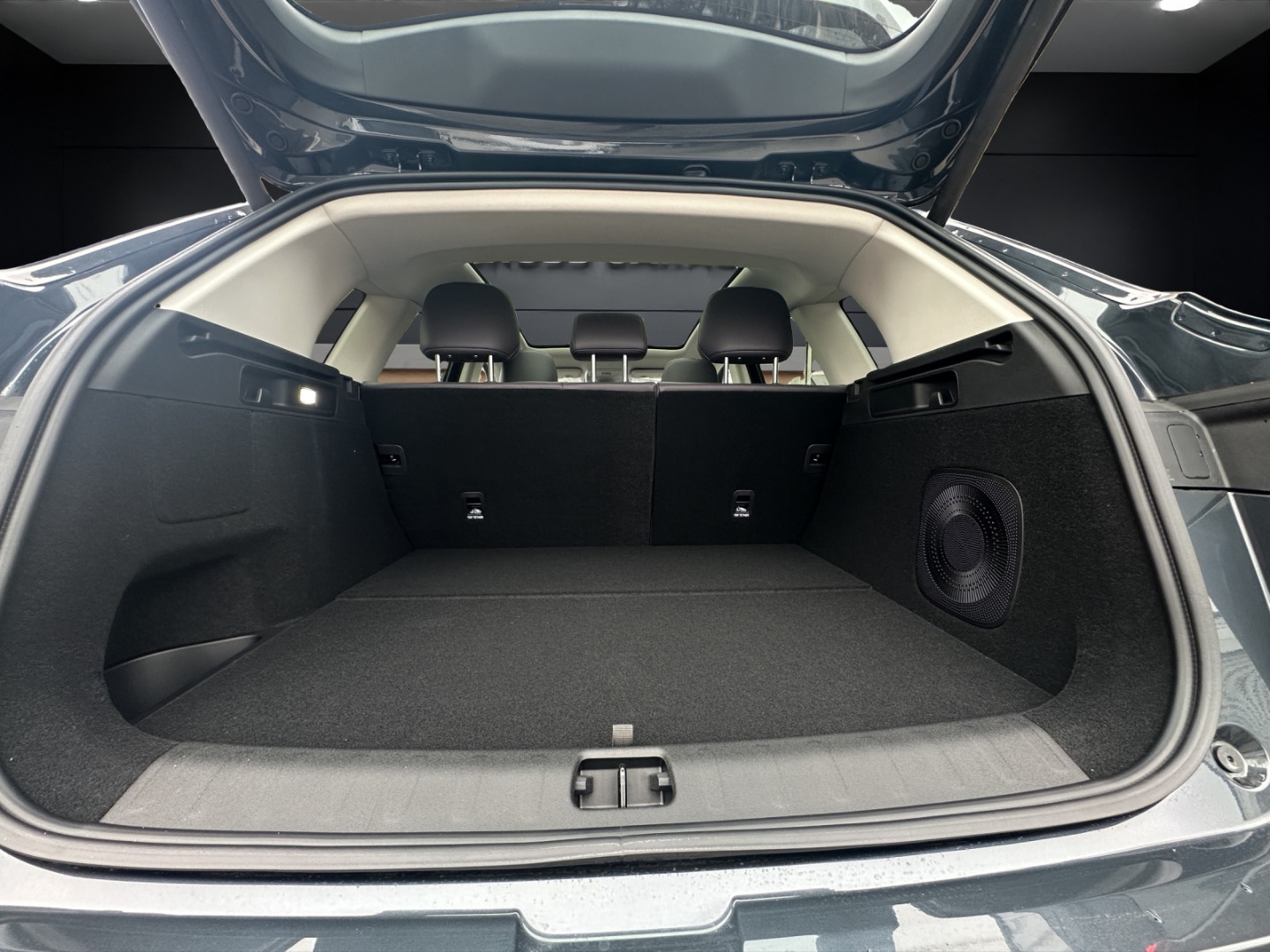 LEAPMOTOR C10 82kWh AWD Design-image-13