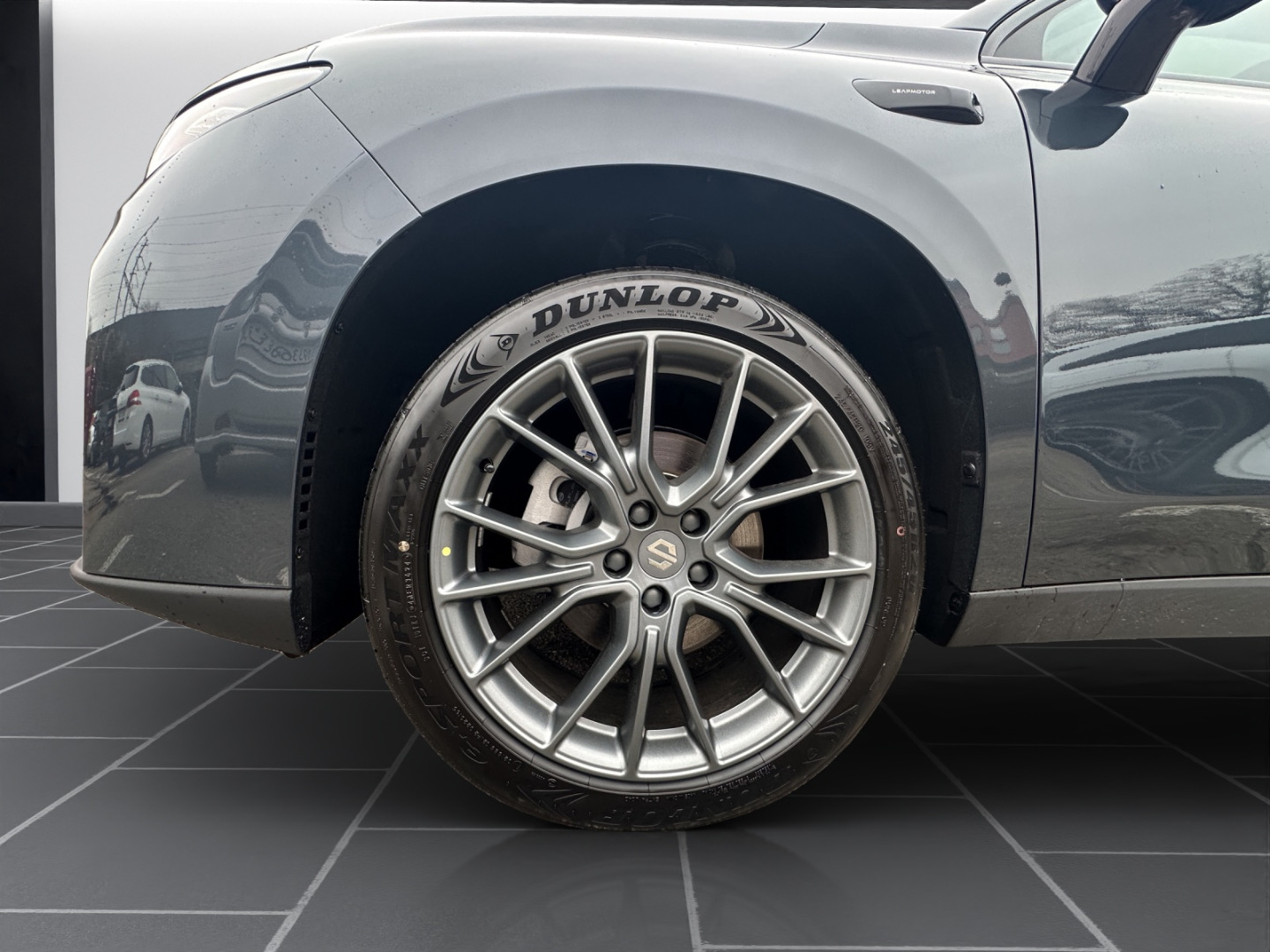 LEAPMOTOR C10 82kWh AWD Design-image-11