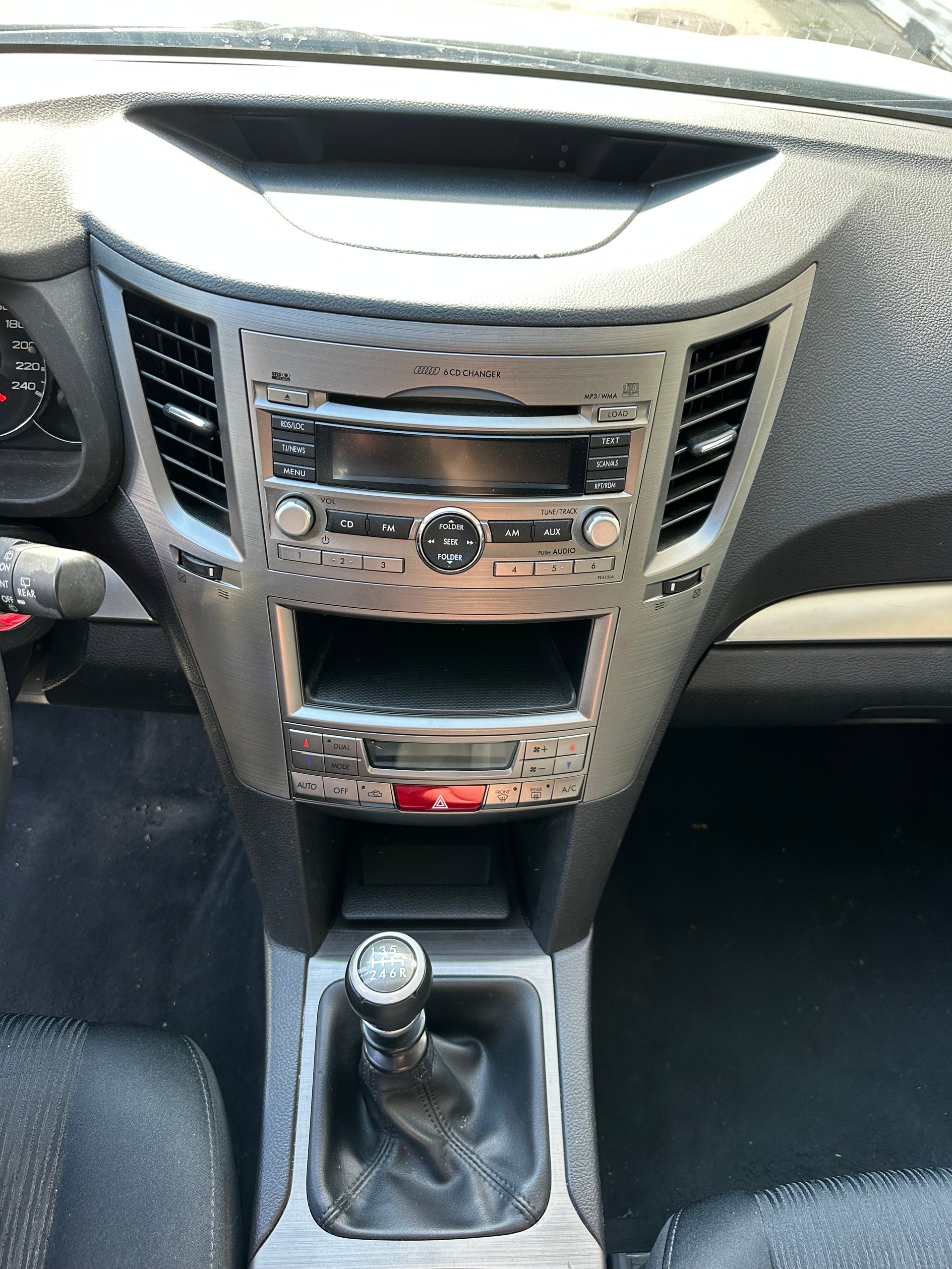 SUBARU Legacy 2.0i Limited AWD-image-10