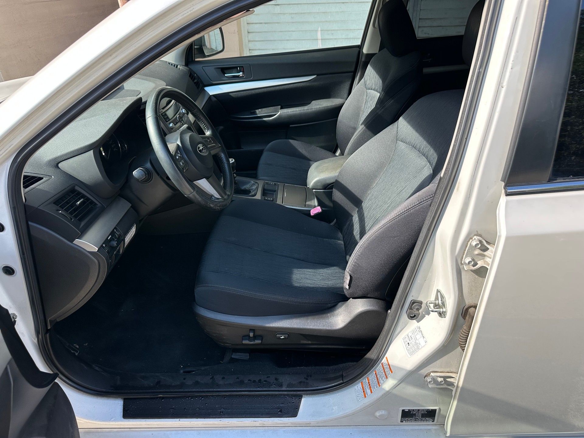 SUBARU Legacy 2.0i Limited AWD-image-9