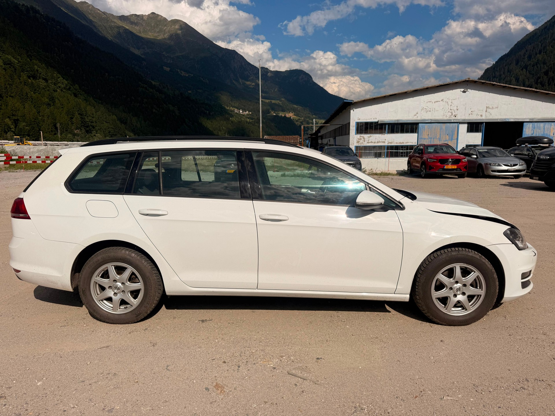 VW Golf Variant 1.6 TDI Allstar 4Motion-image-6