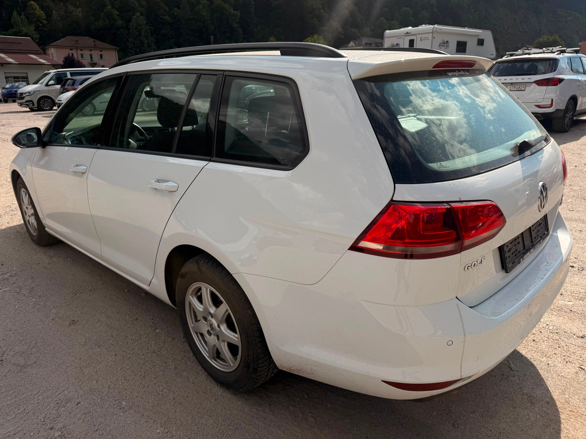 VW Golf Variant 1.6 TDI Allstar 4Motion-image-5