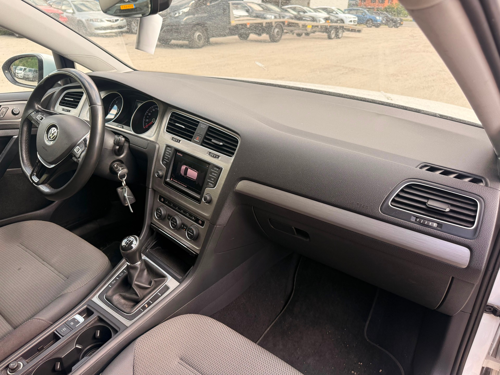 VW Golf Variant 1.6 TDI Allstar 4Motion-image-7