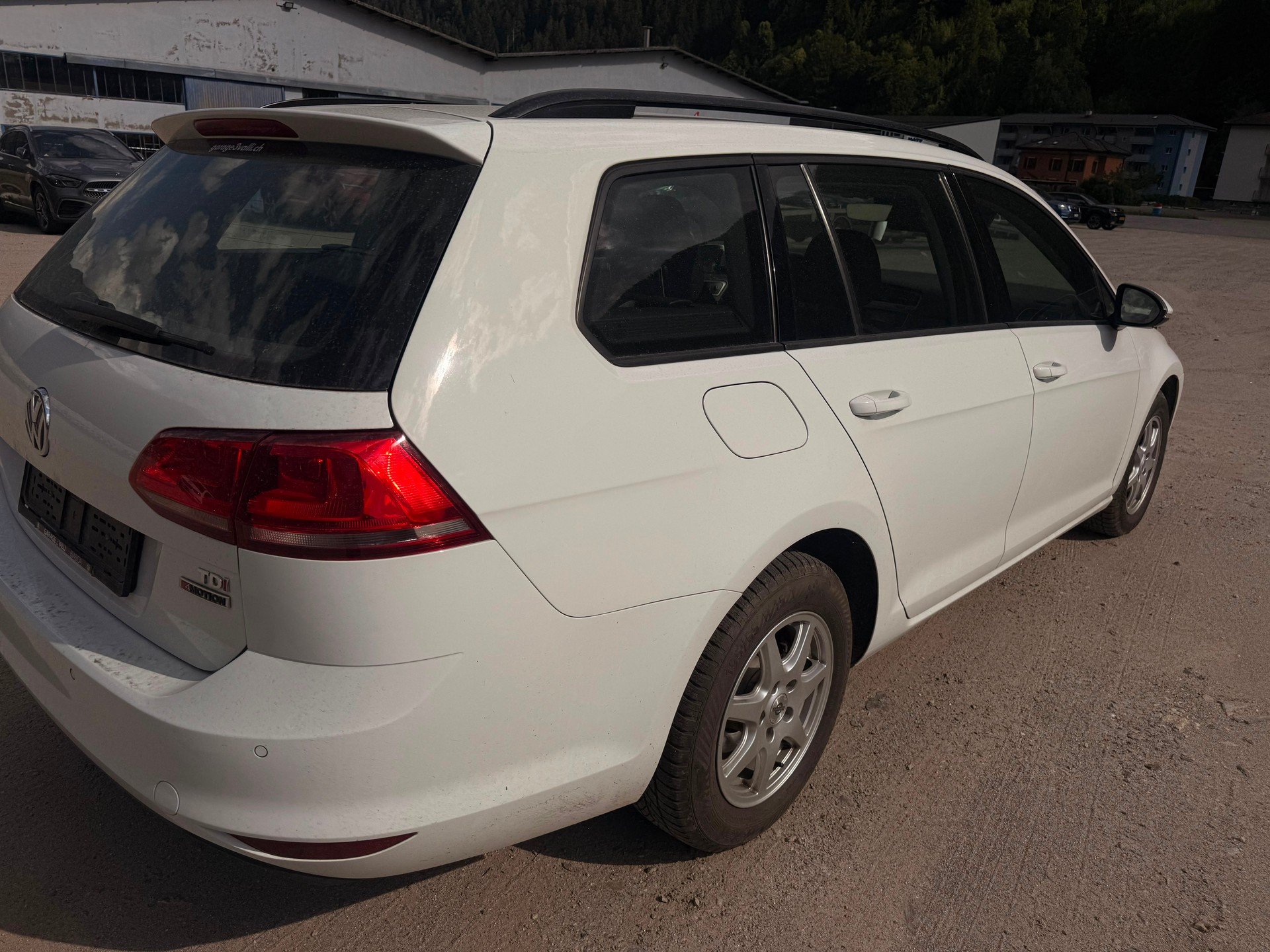 VW Golf Variant 1.6 TDI Allstar 4Motion-image-4