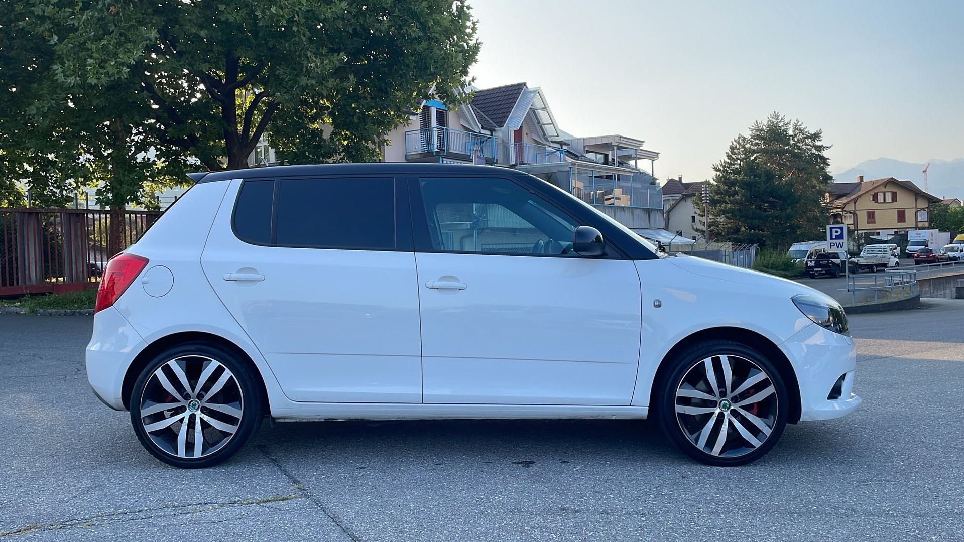 SKODA Fabia 1.2 TSI Monte Carlo-image-3