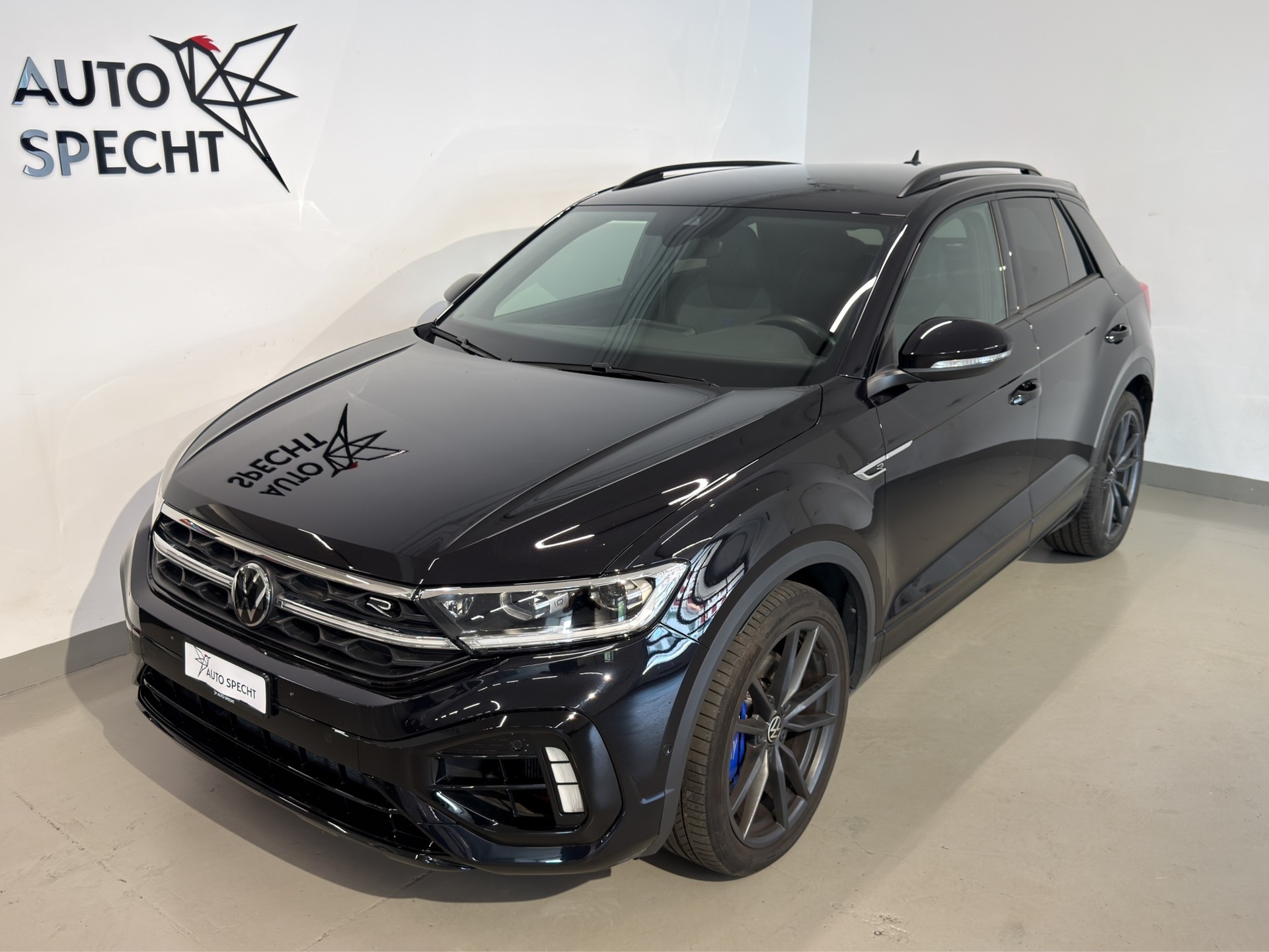 VW T-Roc 2.0 TSI R DSG 4Motion-image-1