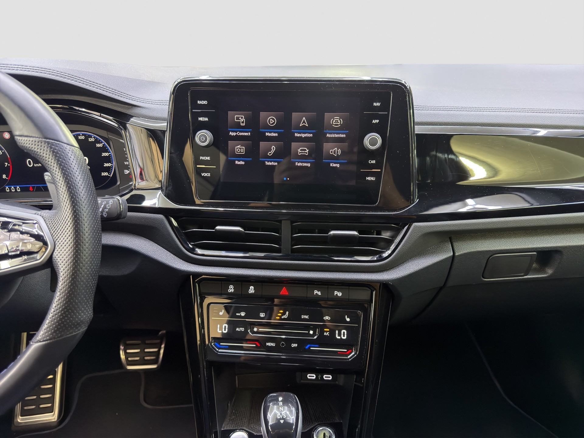 VW T-Roc 2.0 TSI R DSG 4Motion-image-7