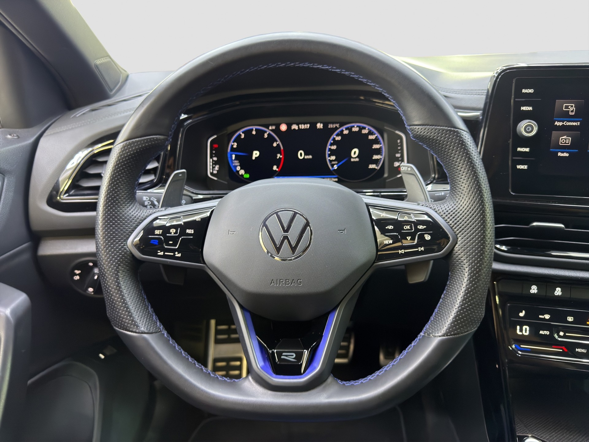 VW T-Roc 2.0 TSI R DSG 4Motion-image-9