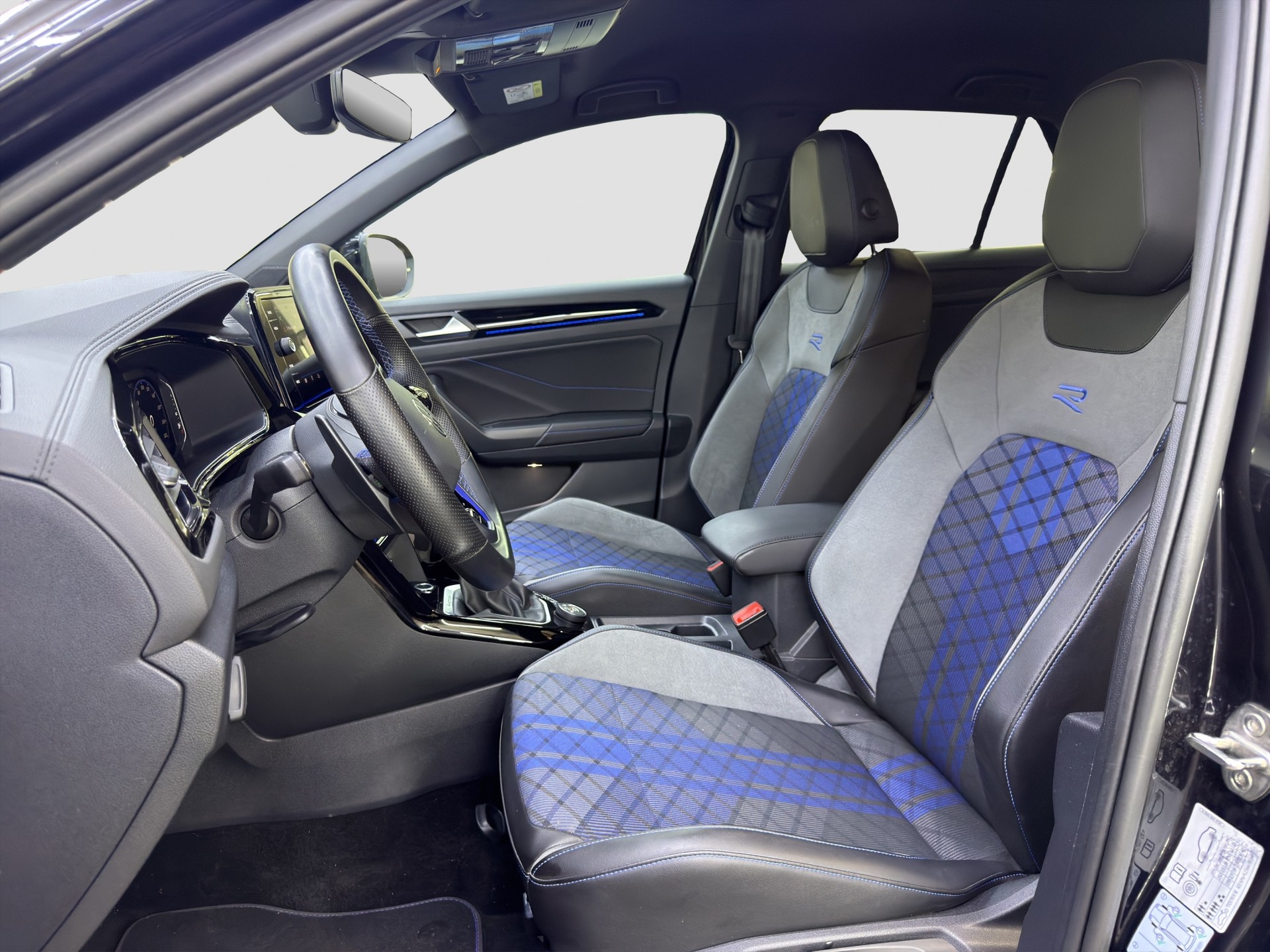VW T-Roc 2.0 TSI R DSG 4Motion-image-11