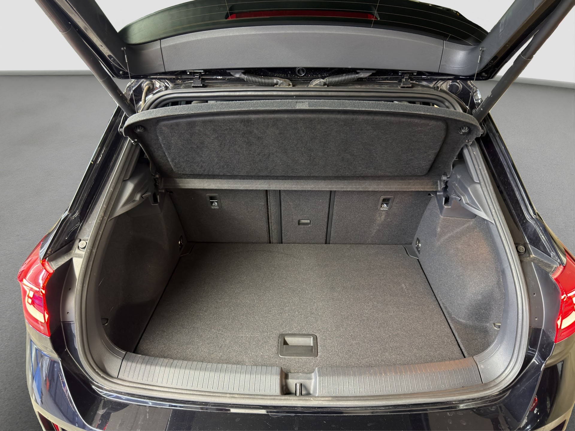 VW T-Roc 2.0 TSI R DSG 4Motion-image-31