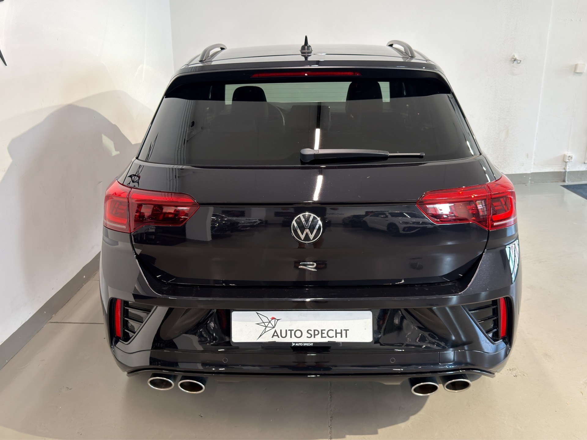 VW T-Roc 2.0 TSI R DSG 4Motion-image-5