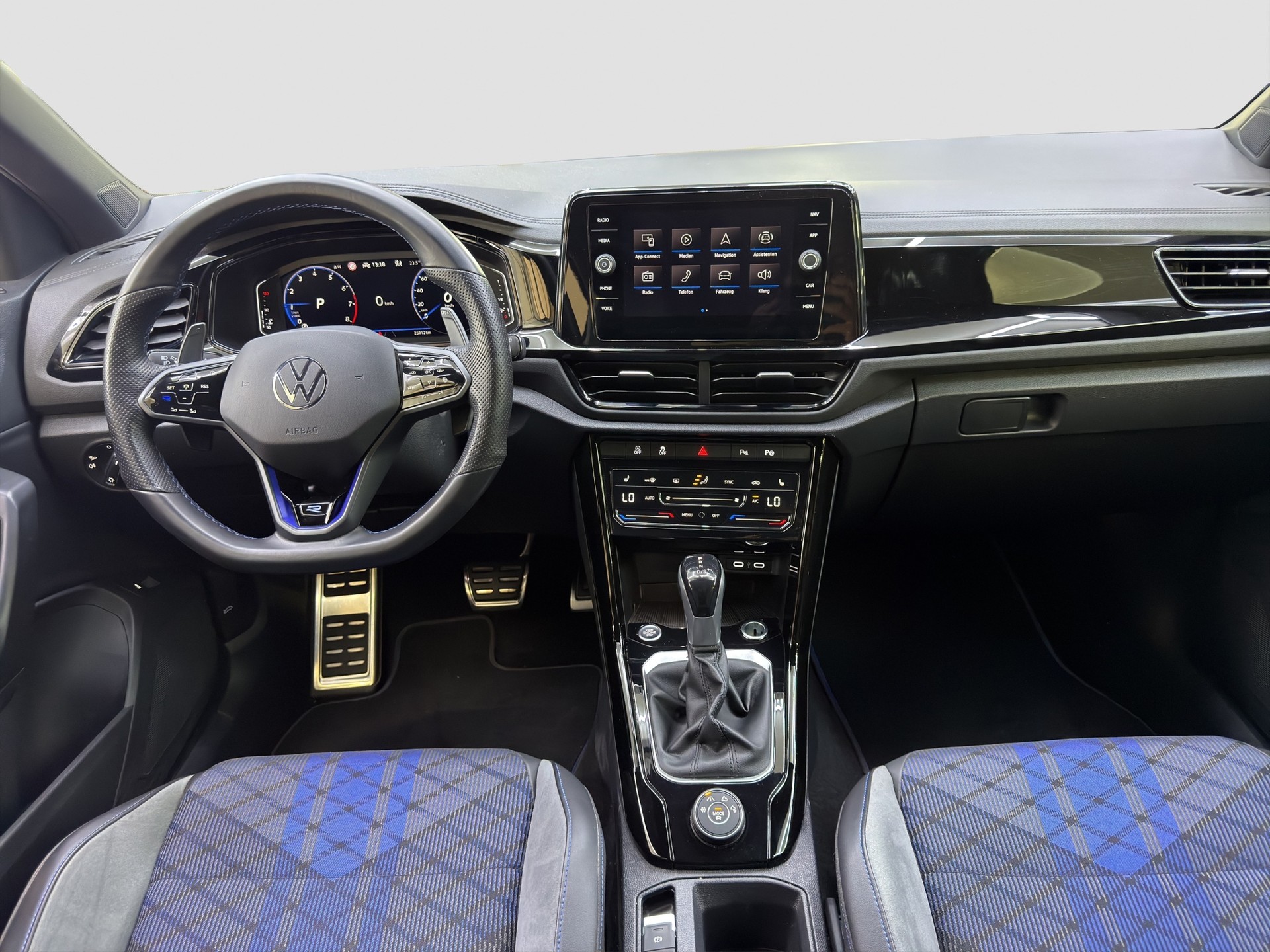 VW T-Roc 2.0 TSI R DSG 4Motion-image-6