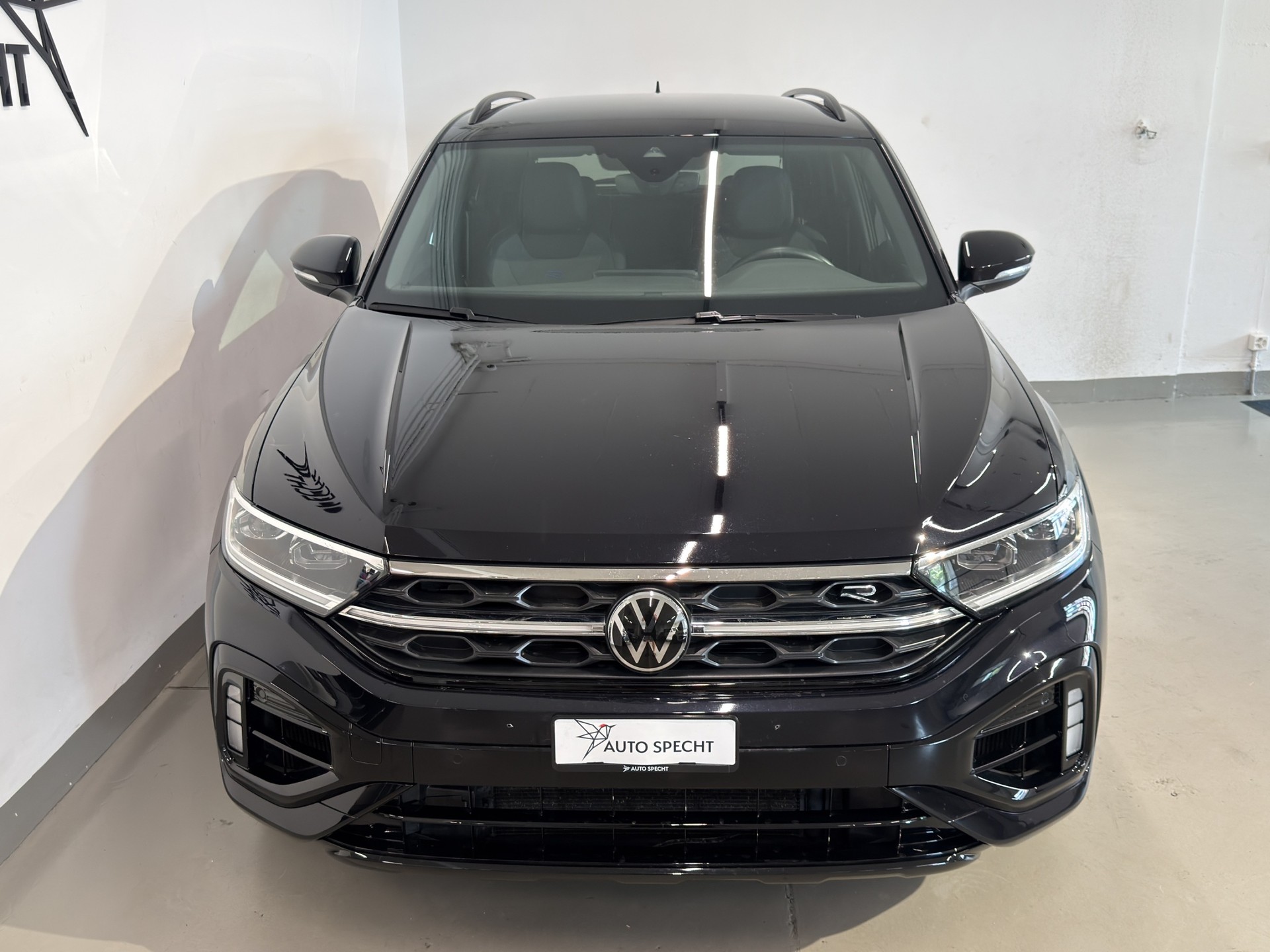 VW T-Roc 2.0 TSI R DSG 4Motion-image-2