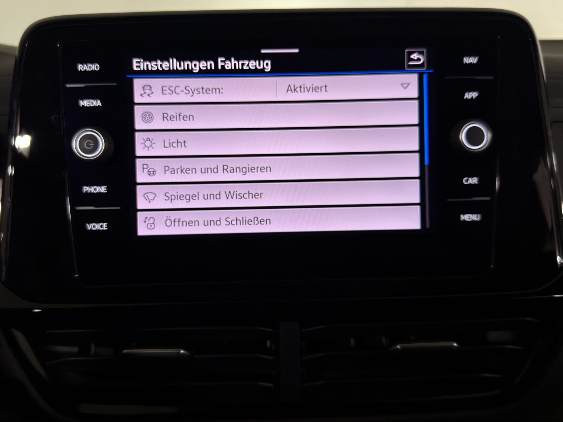 VW T-Roc 2.0 TSI R DSG 4Motion-image-27