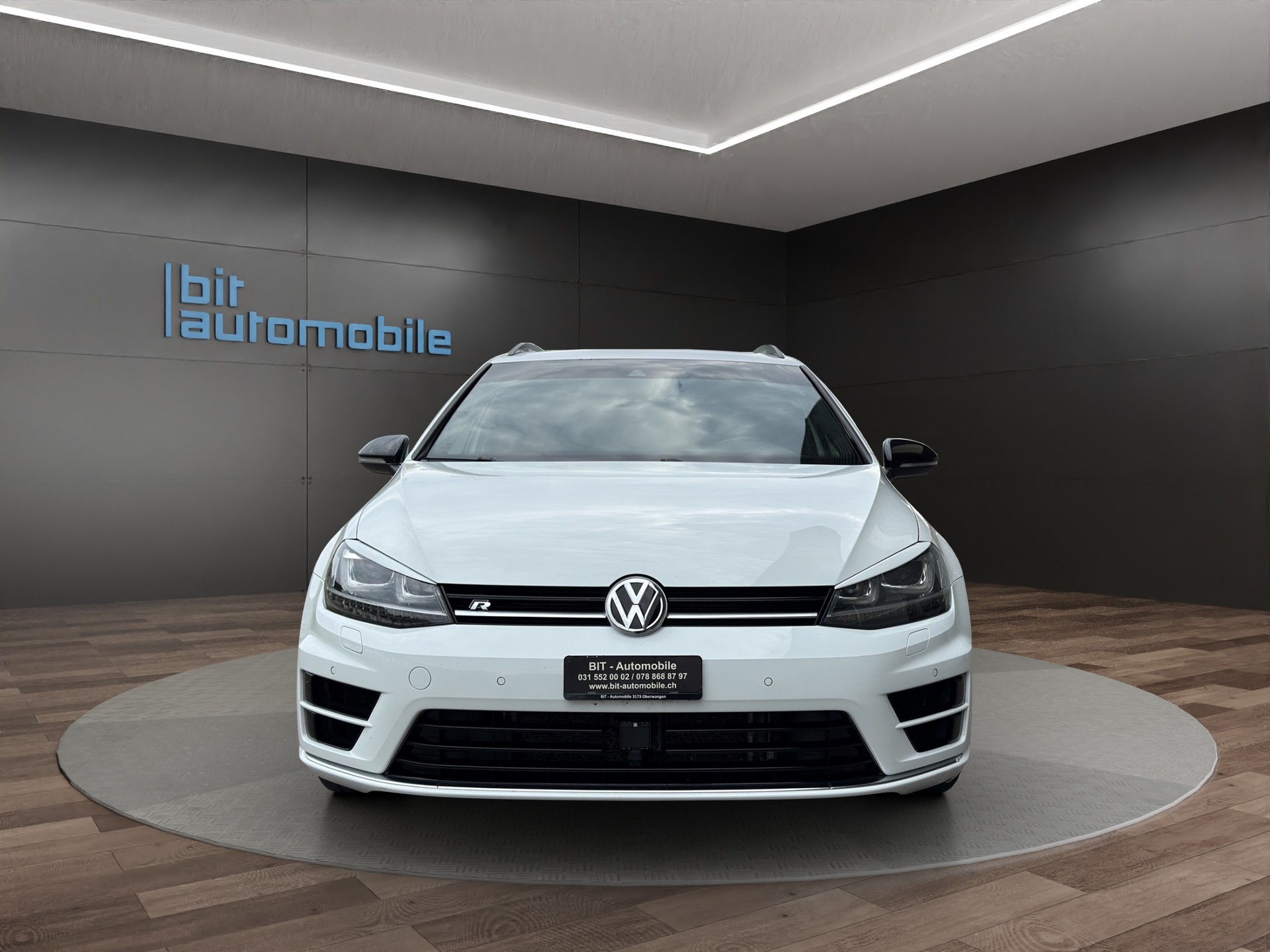 VW Variant 2.0 TSI R 4 Motion DSG-image-1