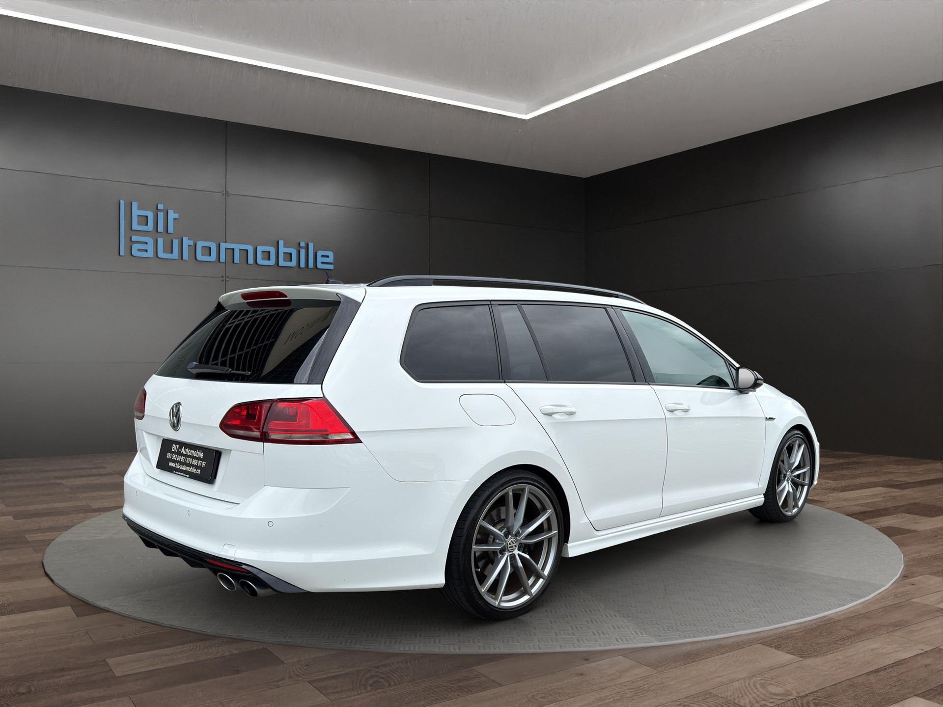 VW Variant 2.0 TSI R 4 Motion DSG-image-7