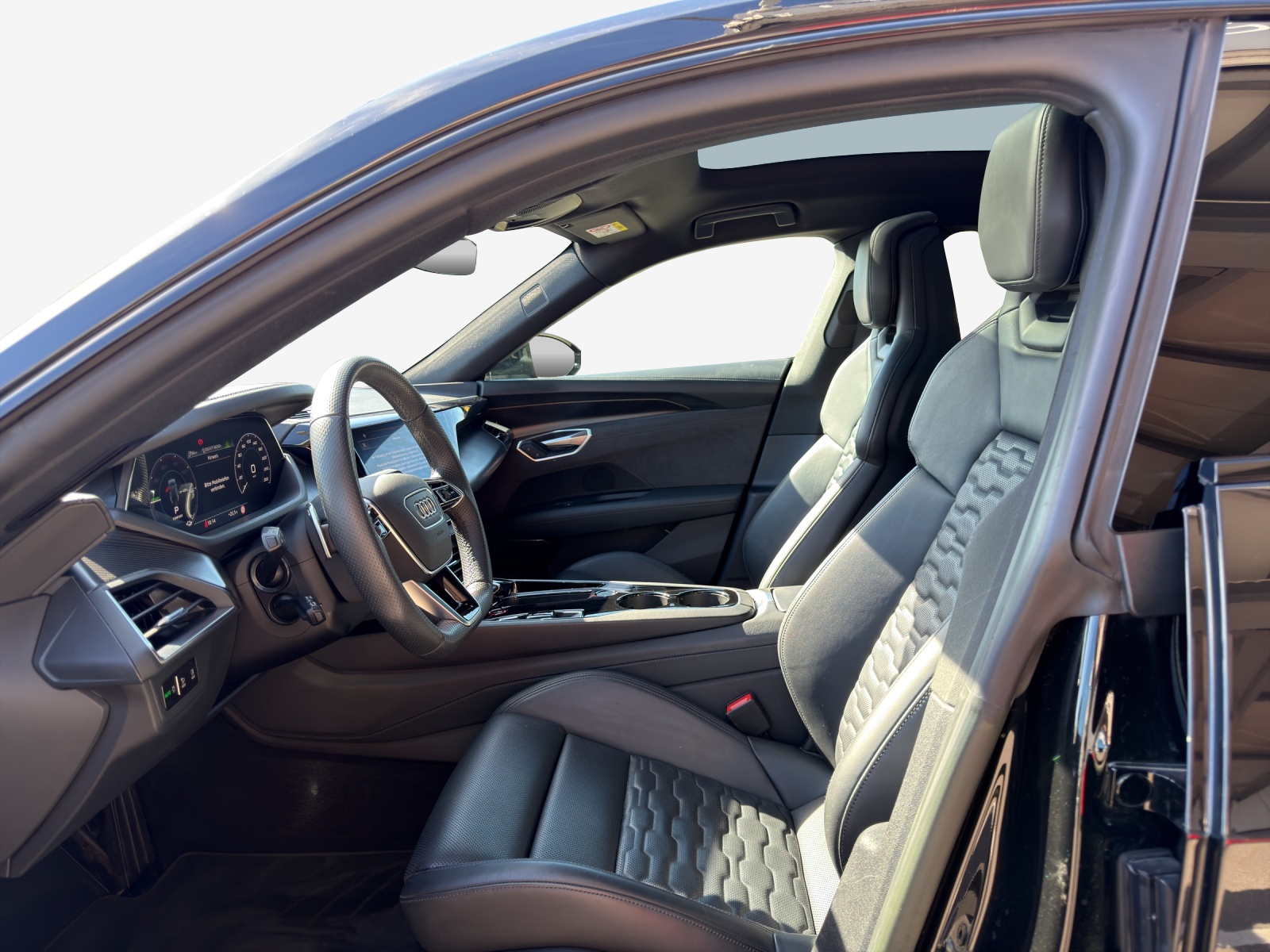 AUDI e-tron GT quattro-image-7