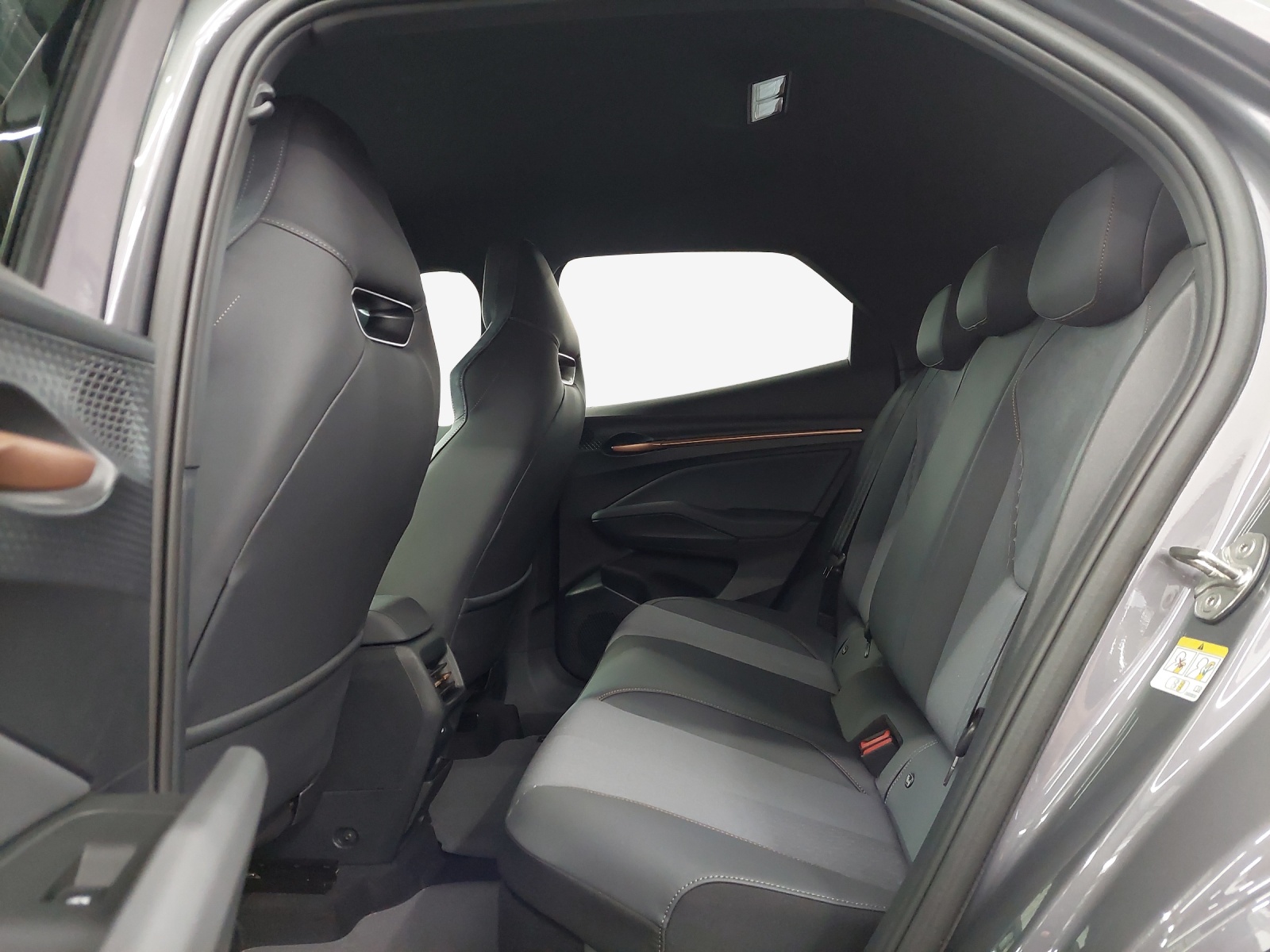 CUPRA Raval 52 kWh Dynamic+ Launch Edition-image-11