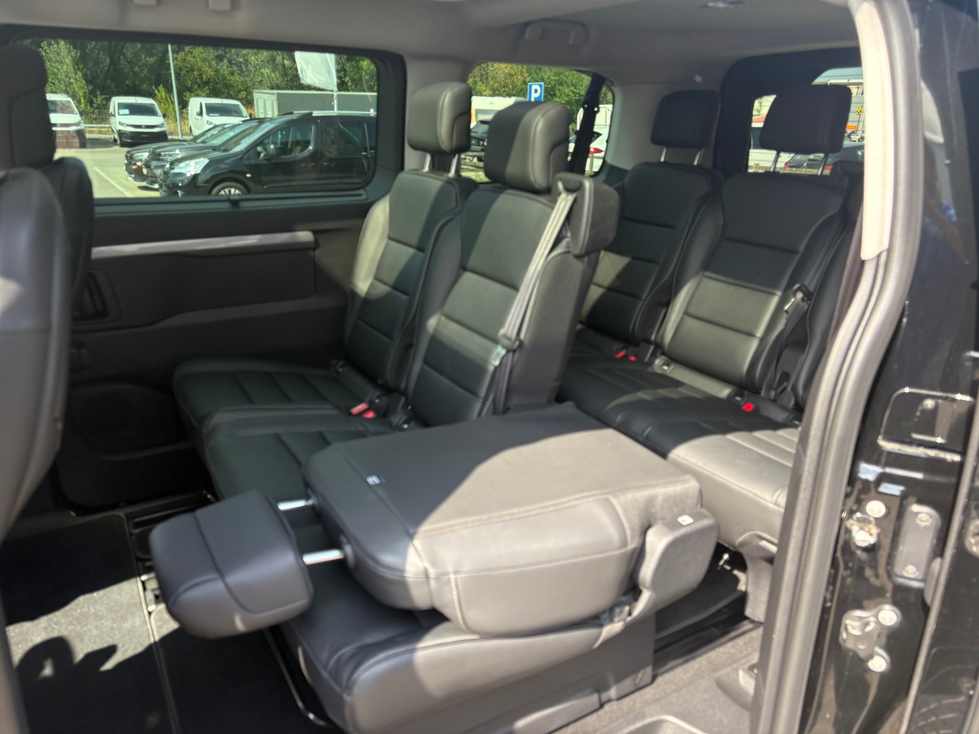 CITROEN Spacetourer M 2.0 BlueHDi 180 Max S/S-image-6