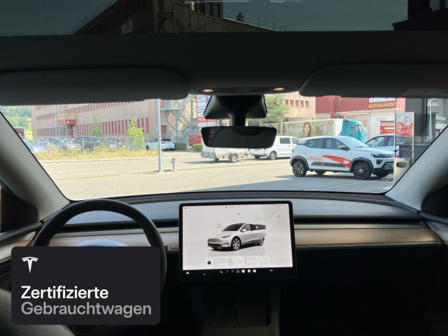 TESLA Model Y Long Range AWD-image-14
