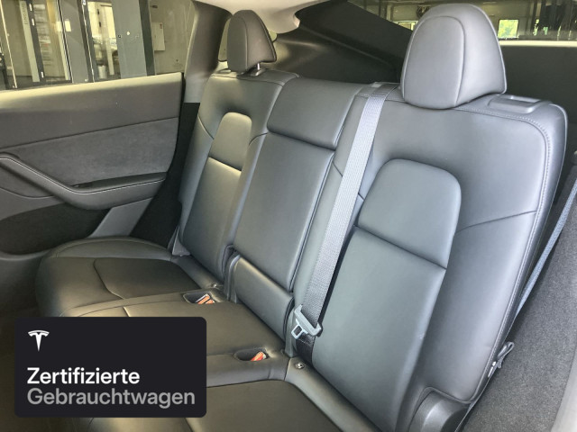 TESLA Model Y Long Range AWD-image-13