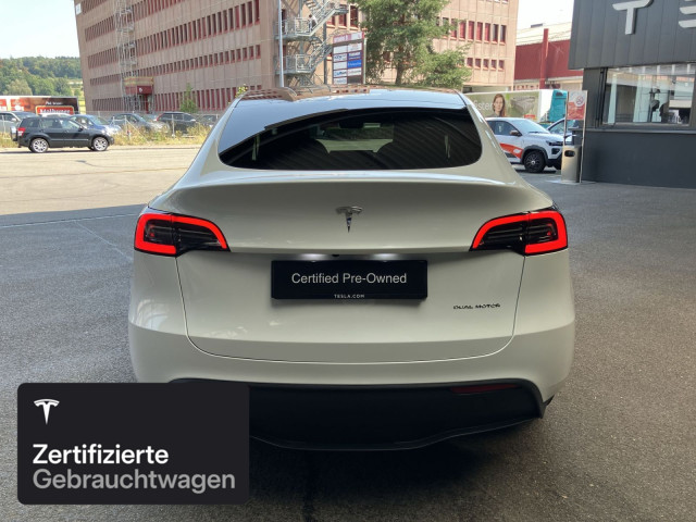 TESLA Model Y Long Range AWD-image-7